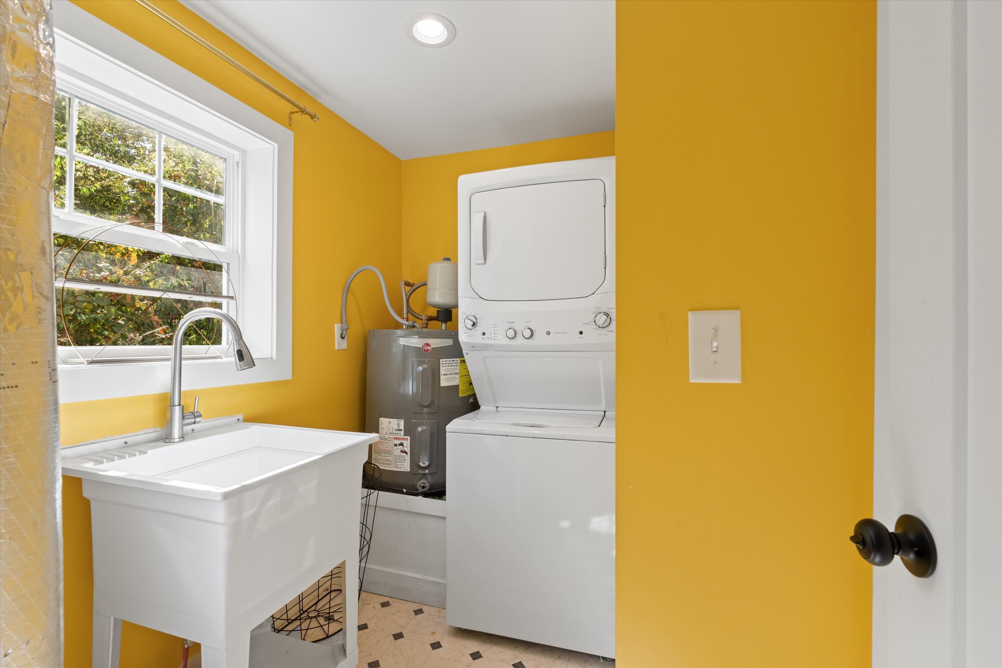 608 Creative Way Property Photo 25