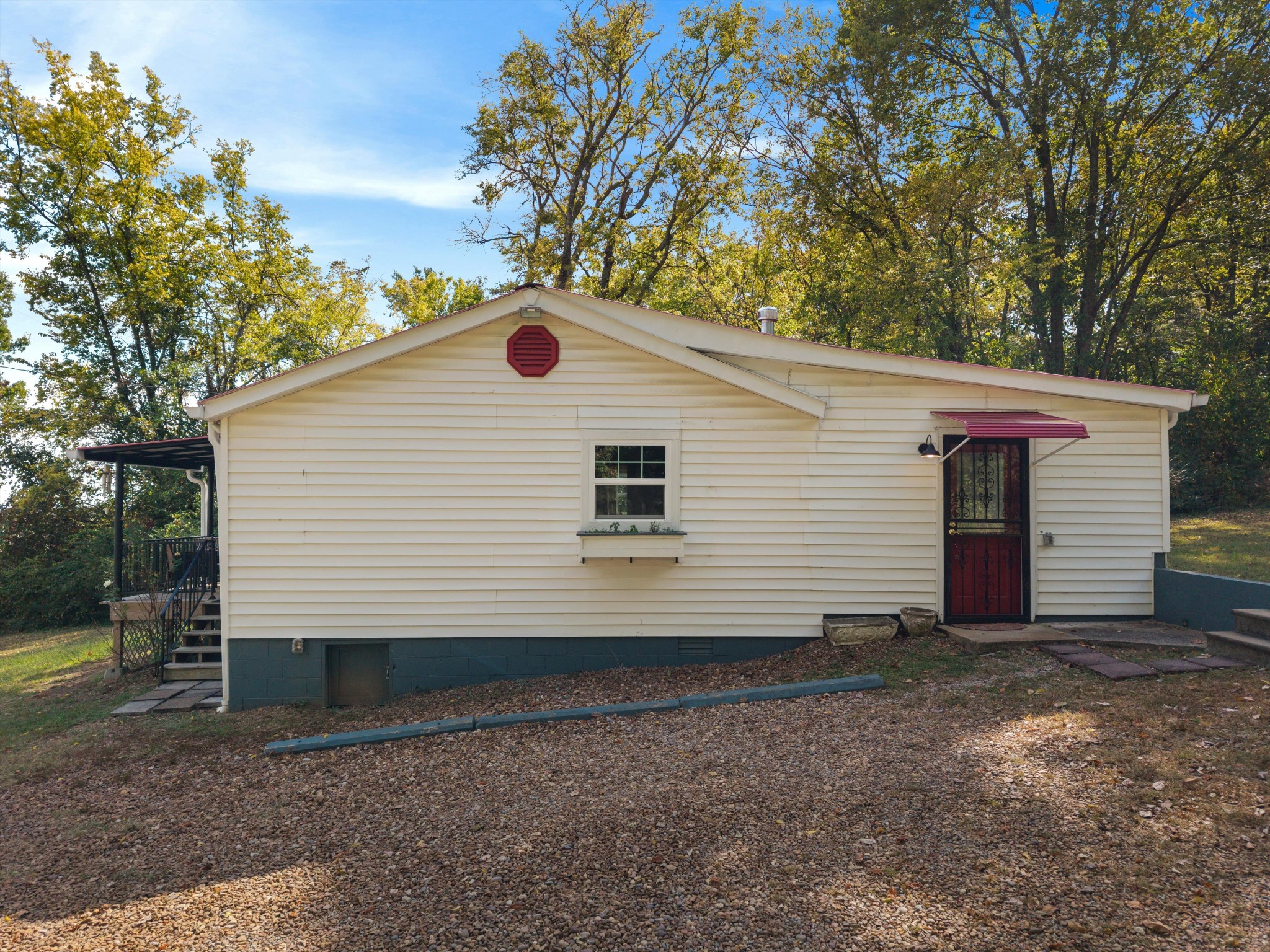 608 Creative Way Property Photo 28