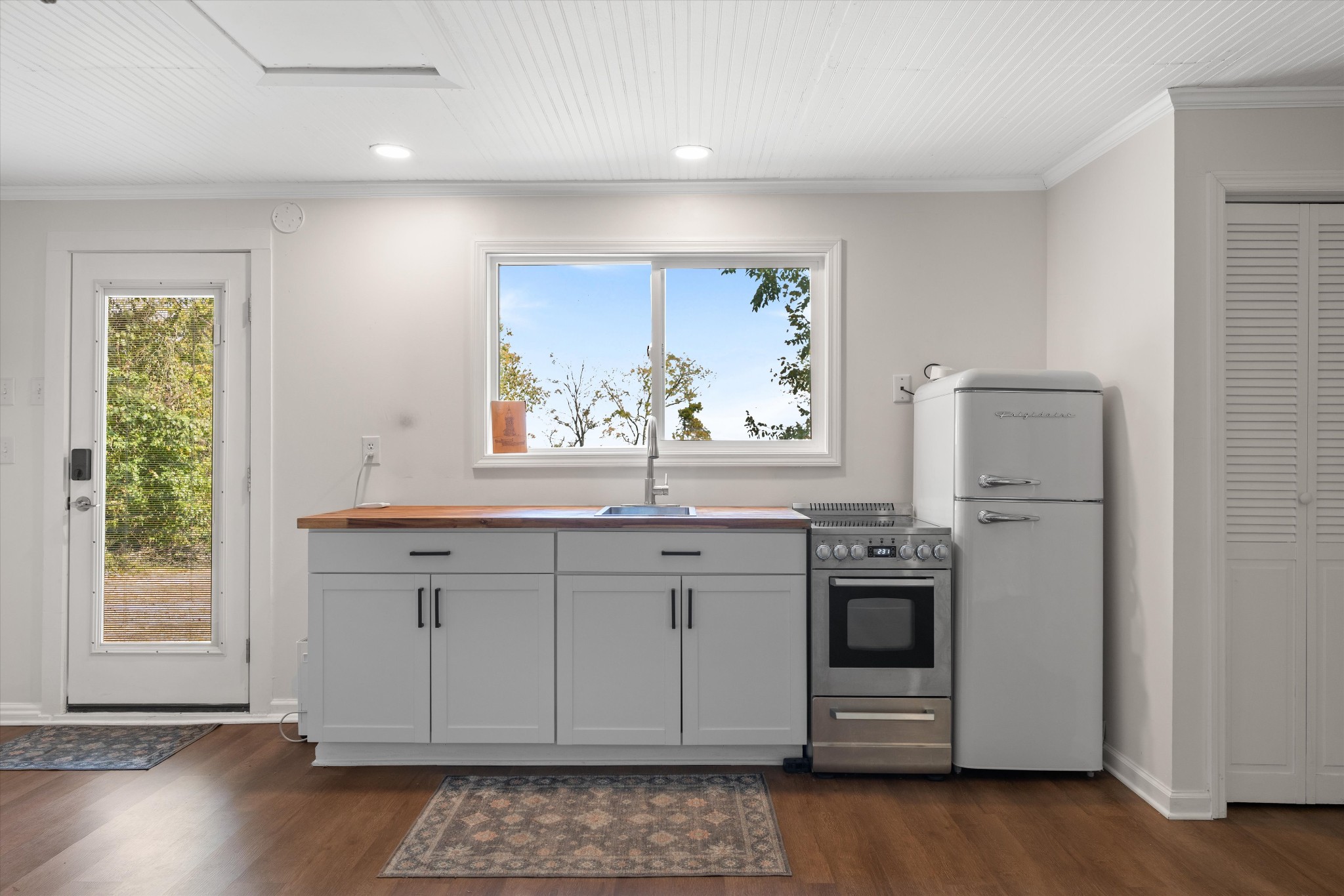 608 Creative Way Property Photo 33