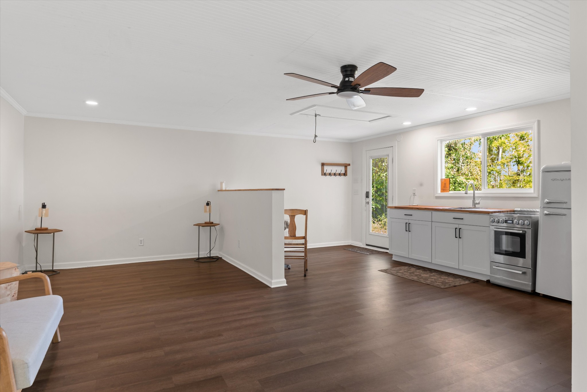 608 Creative Way Property Photo 37