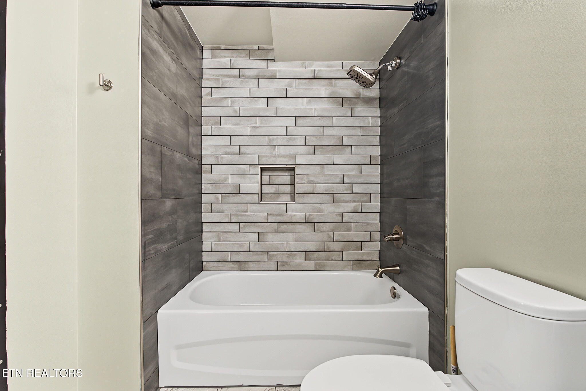 116 S Gay St Property Photo 12
