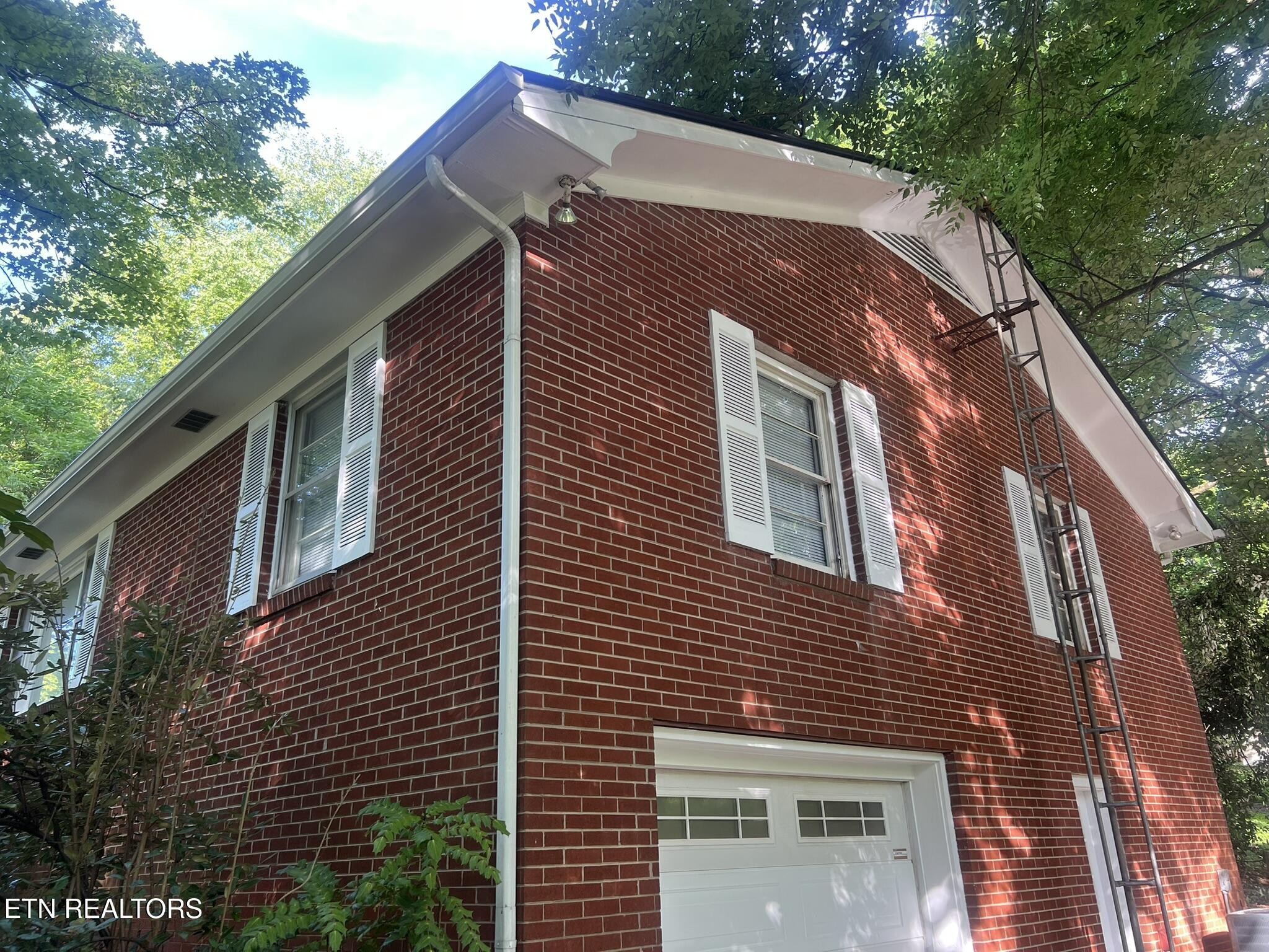 504 Hayworth Drive Property Photo 4