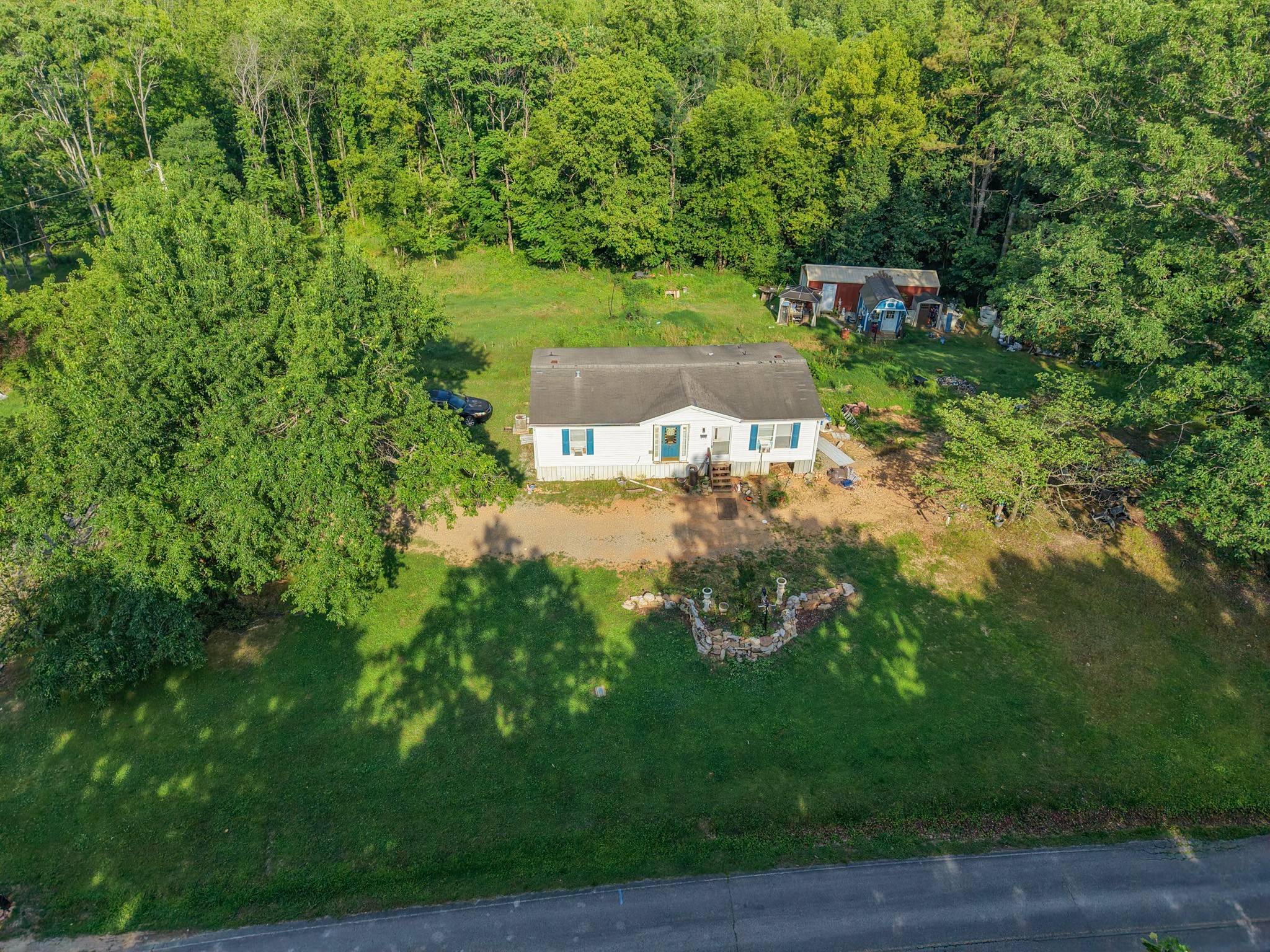 1098 Ewing Albright Rd Property Photo 1