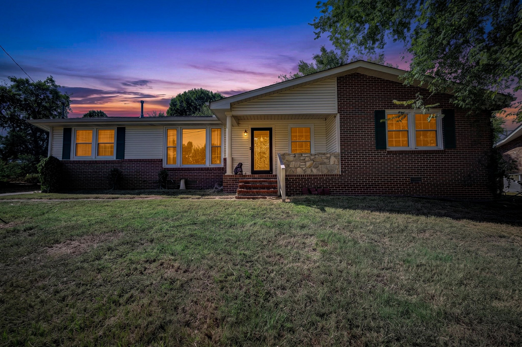 2821 Creekview Dr Property Photo 1