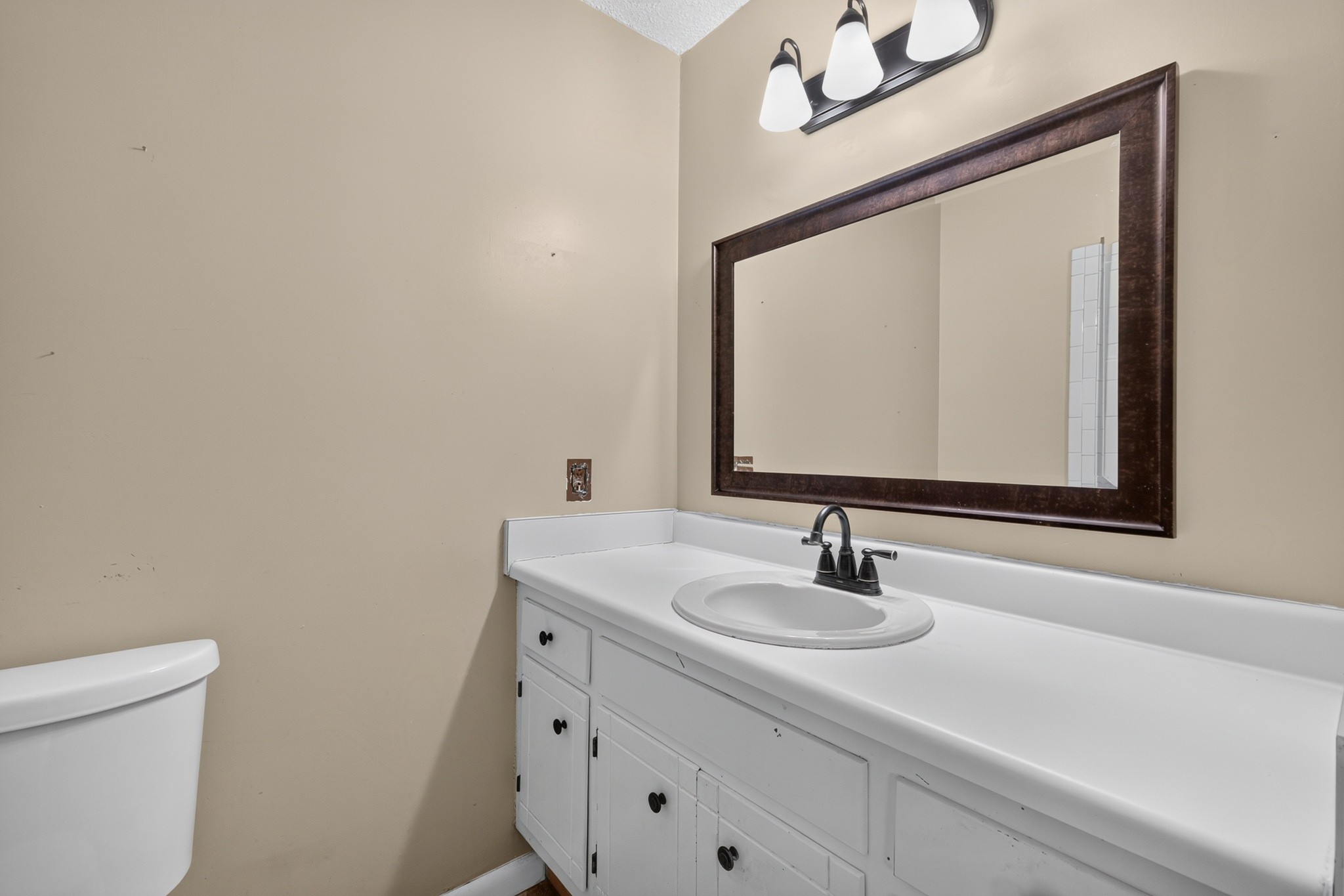 2821 Creekview Dr Property Photo 18