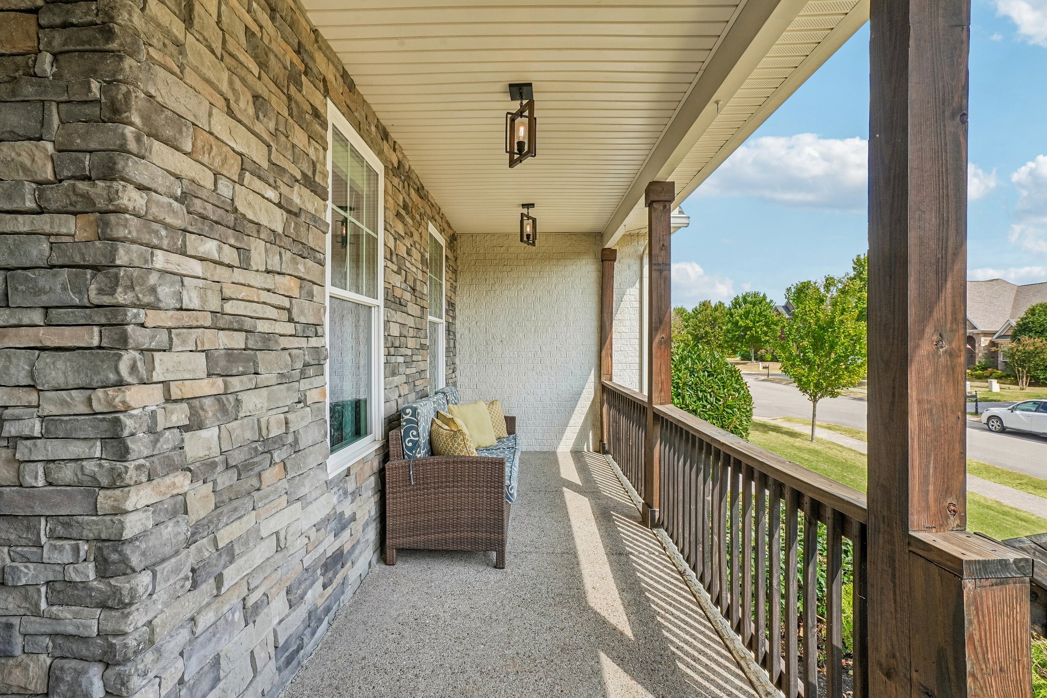 1359 Round Hill Ln Property Photo 5