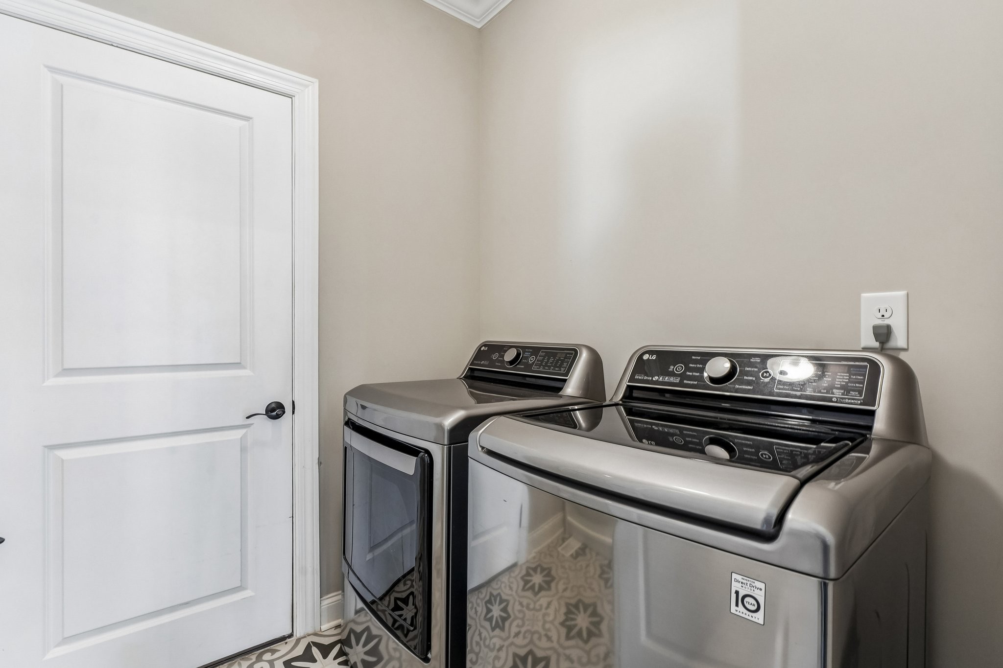 1359 Round Hill Ln Property Photo 31