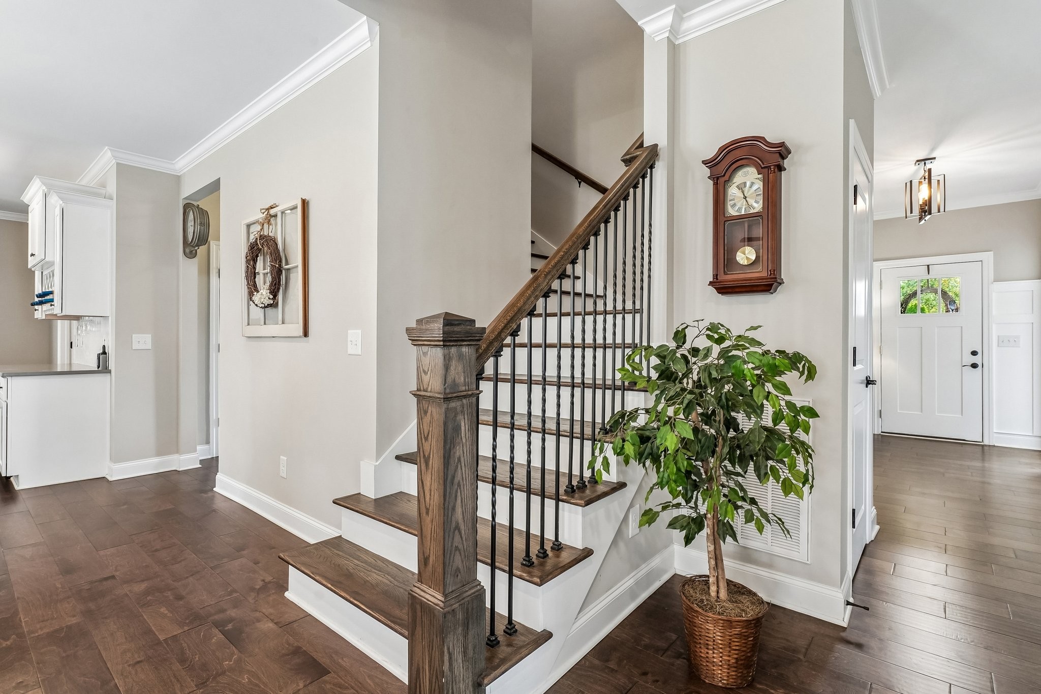 1359 Round Hill Ln Property Photo 32