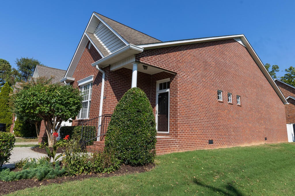 193 Saint James, W Property Photo 2