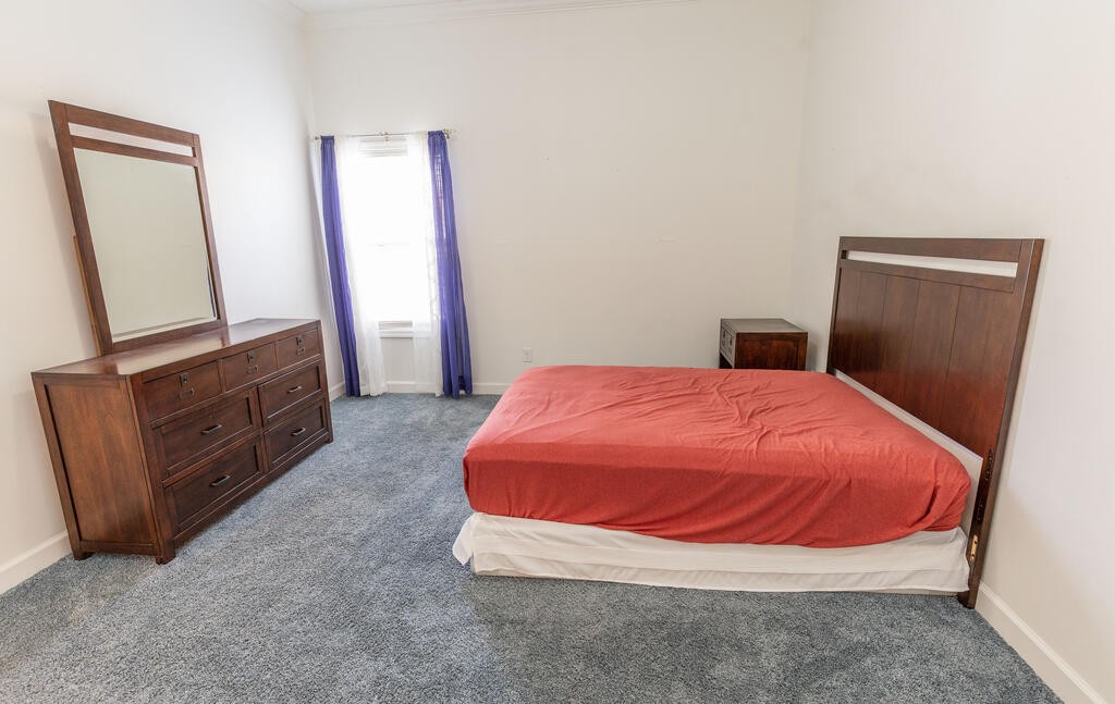 193 Saint James, W Property Photo 11