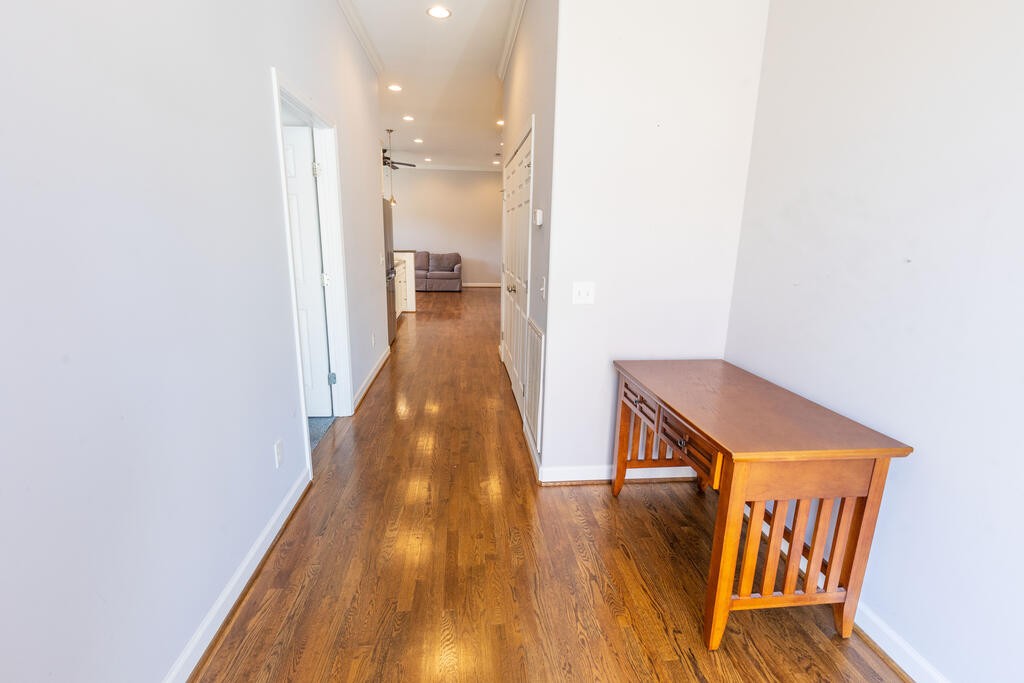 193 Saint James, W Property Photo 16