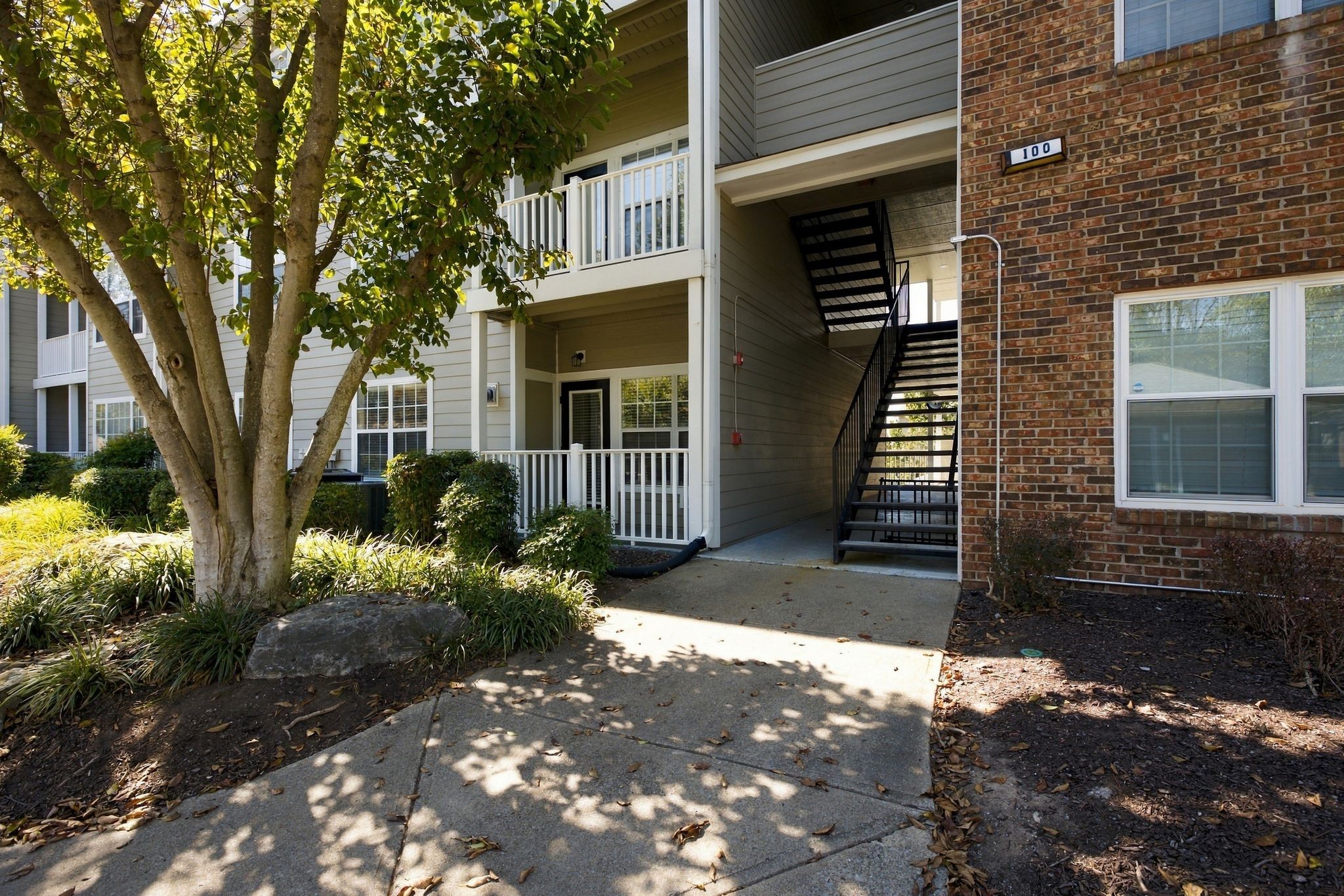 2025 Woodmont Blvd Property Photo 1