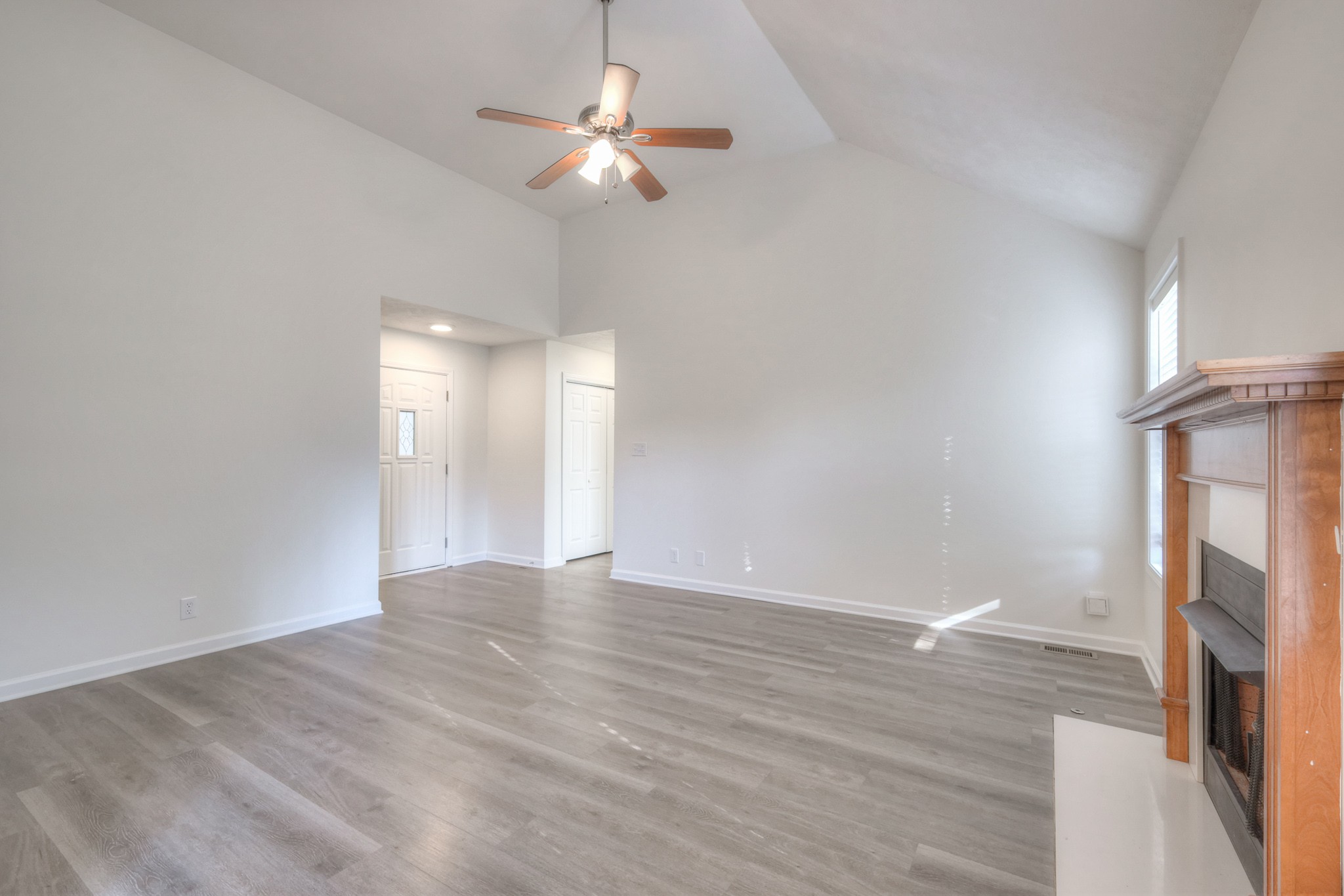3697 S Naples Ct Property Photo 4