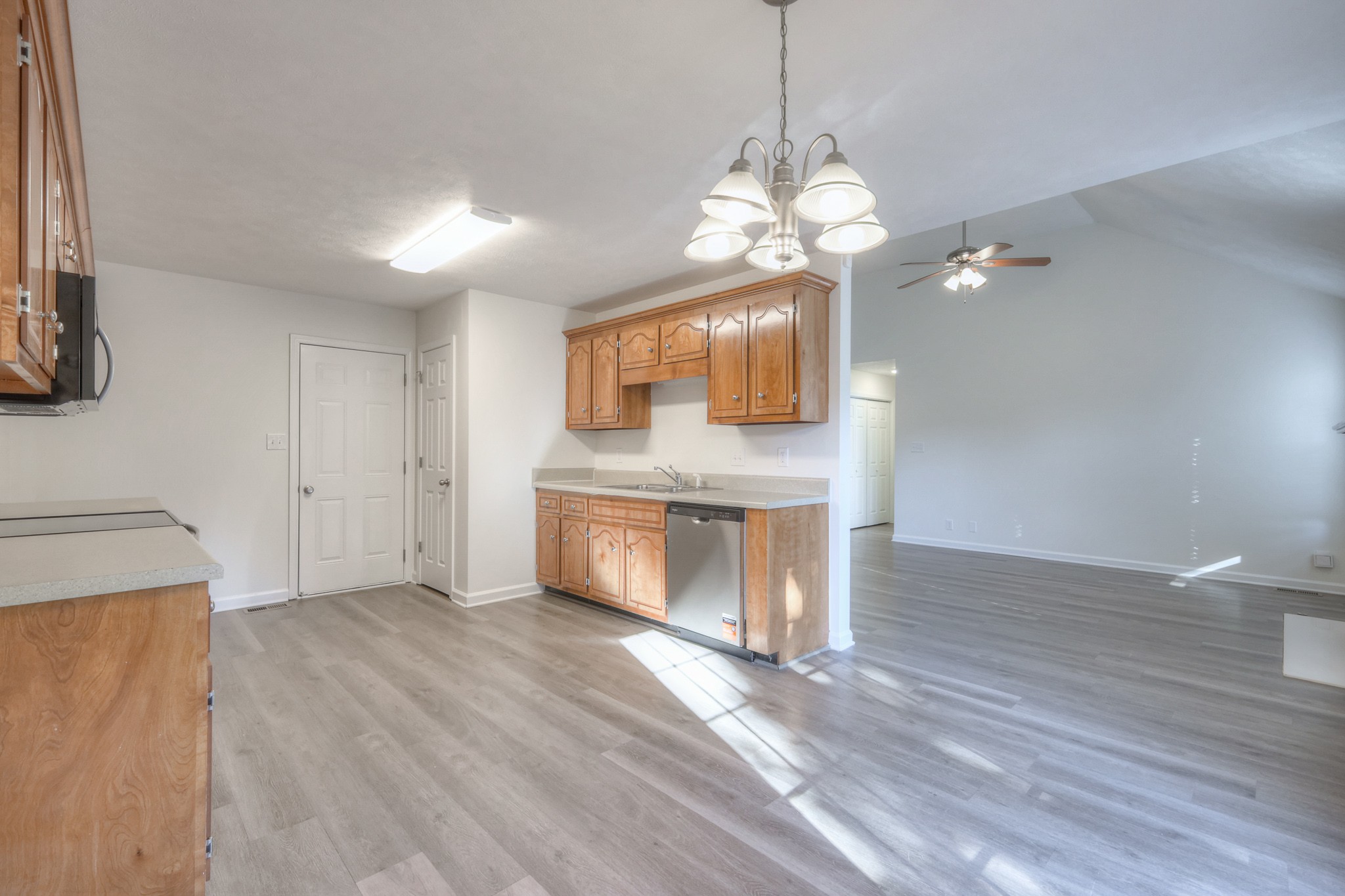 3697 S Naples Ct Property Photo 6