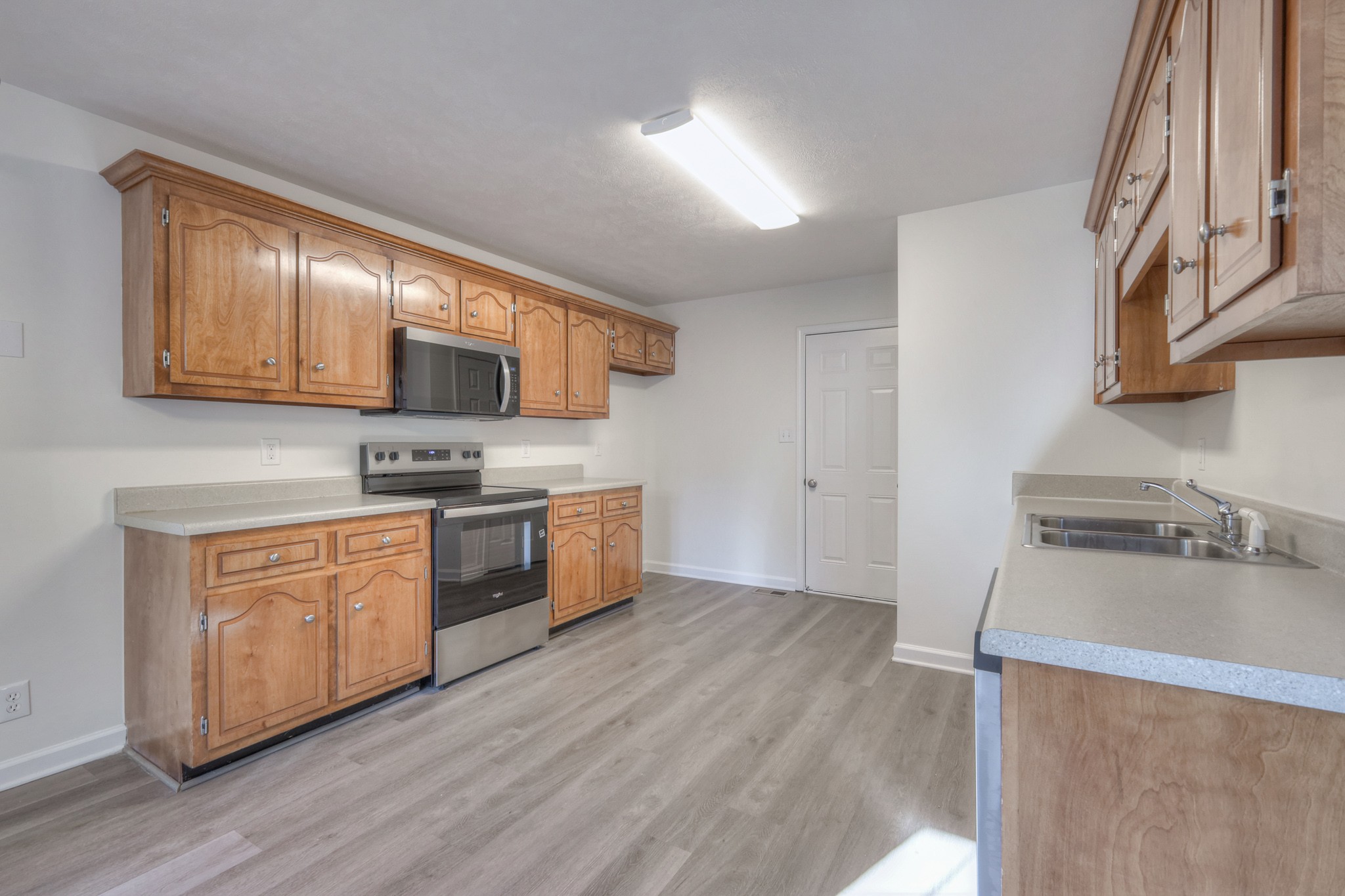 3697 S Naples Ct Property Photo 7