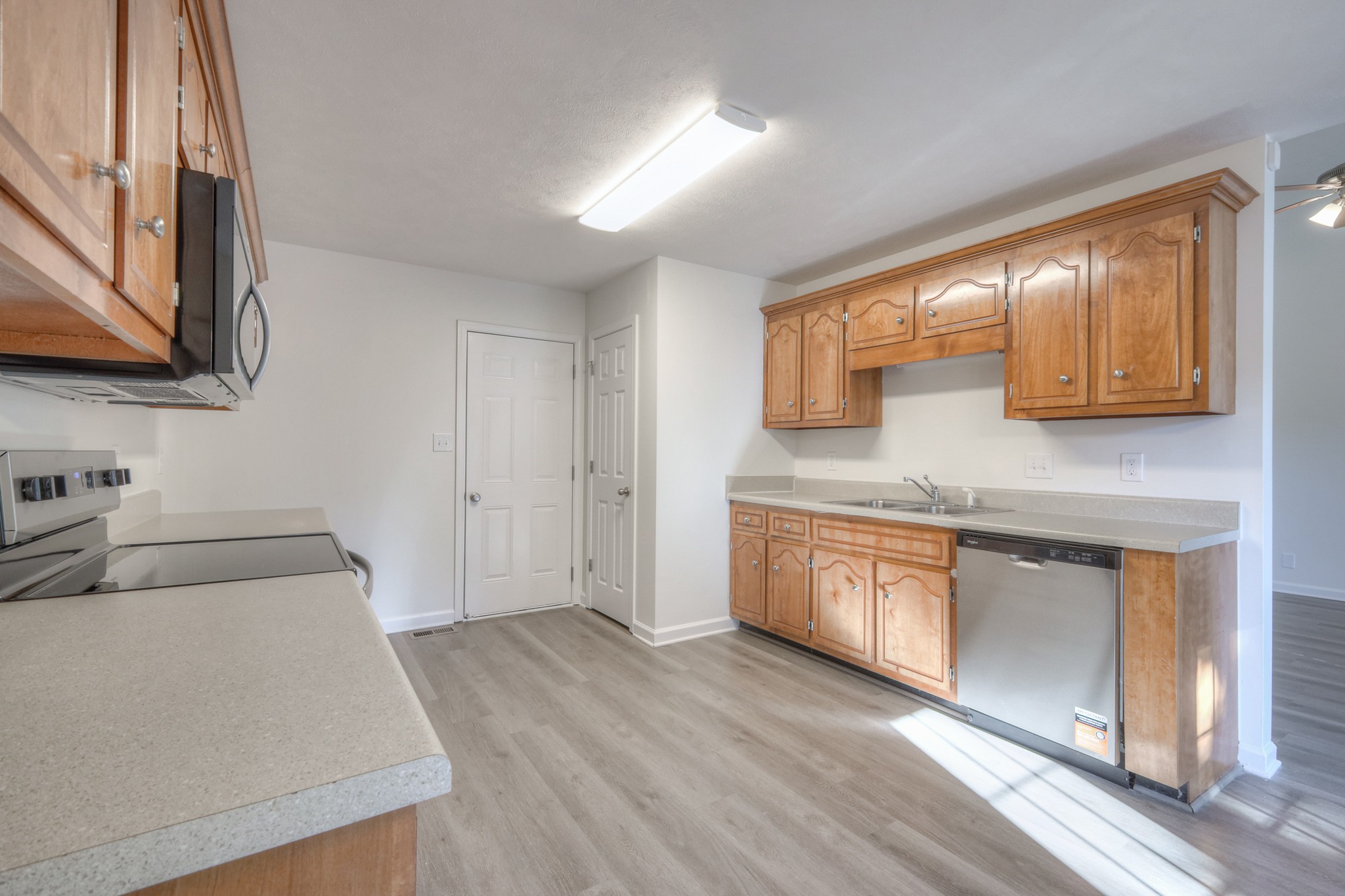 3697 S Naples Ct Property Photo 8