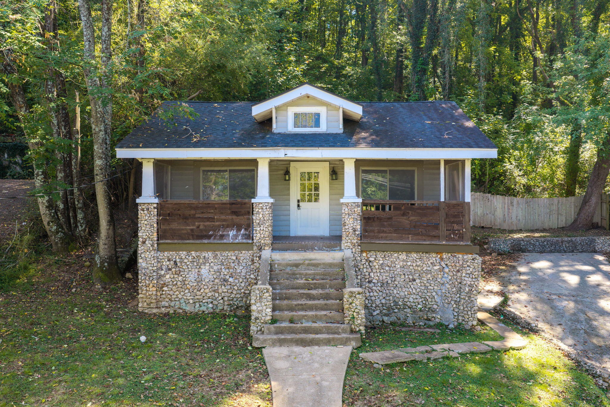 2320 Harrison Pike Property Photo 1