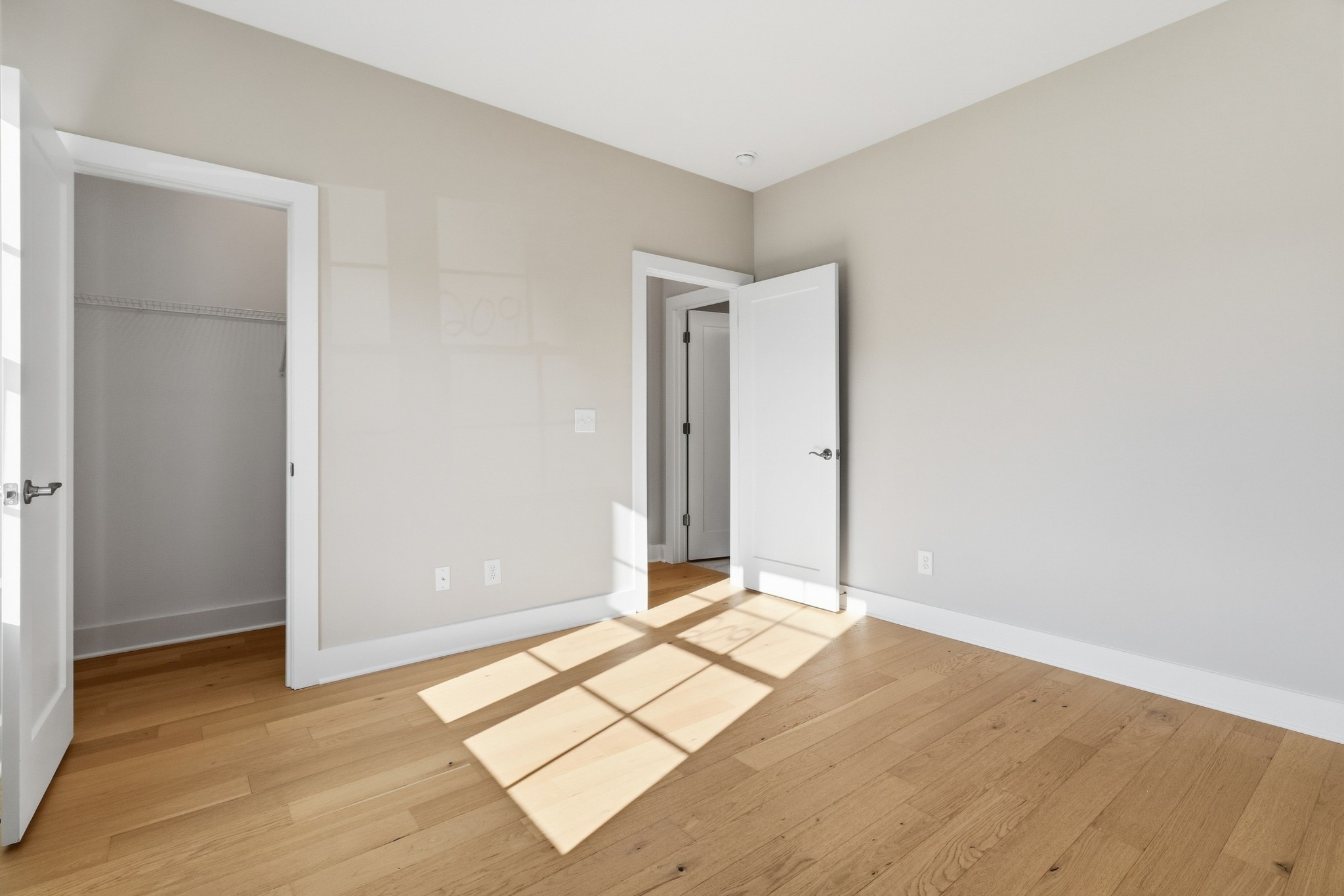 5605 Sinclair St Property Photo 7