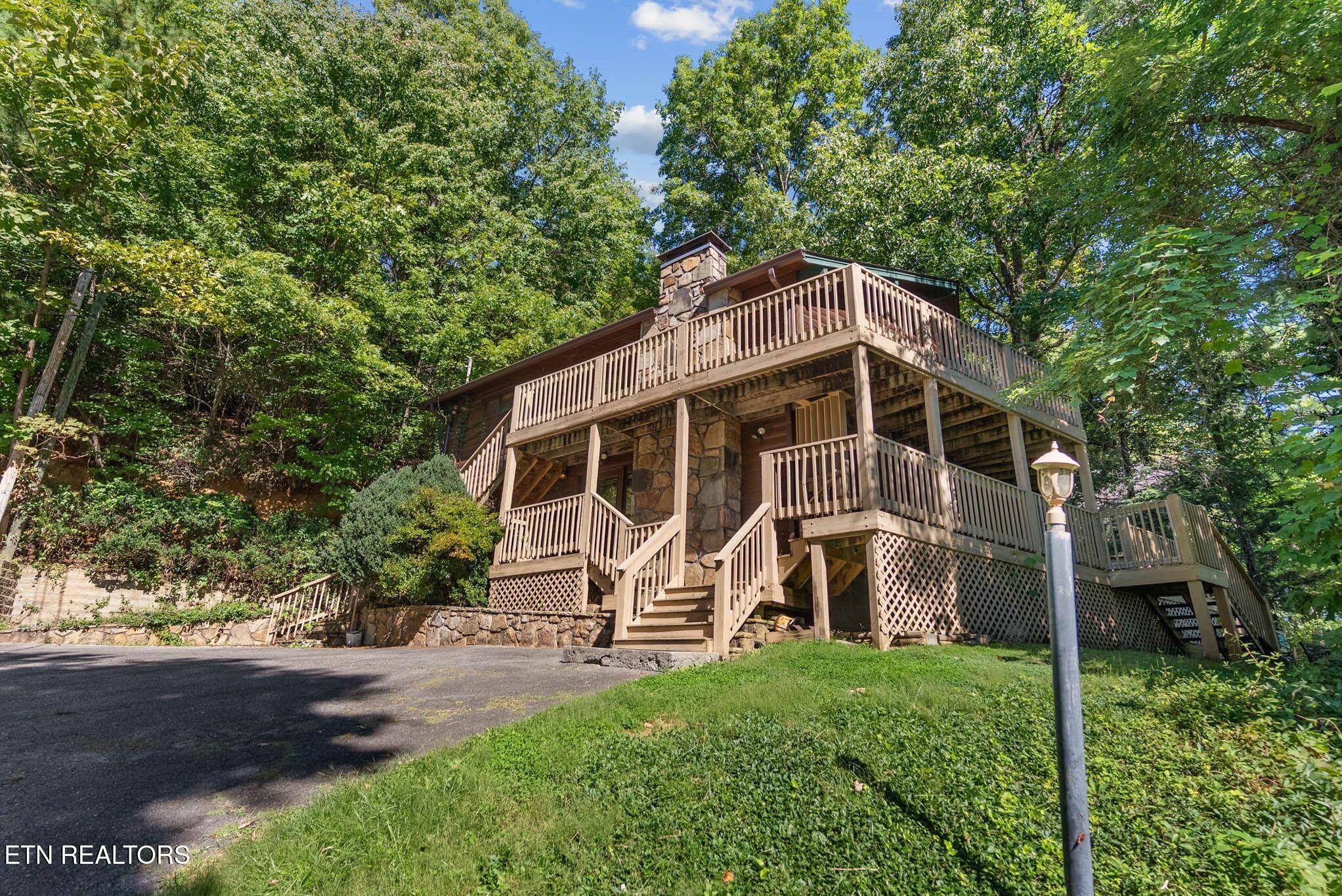2123 Luzerne Drive Property Photo 3