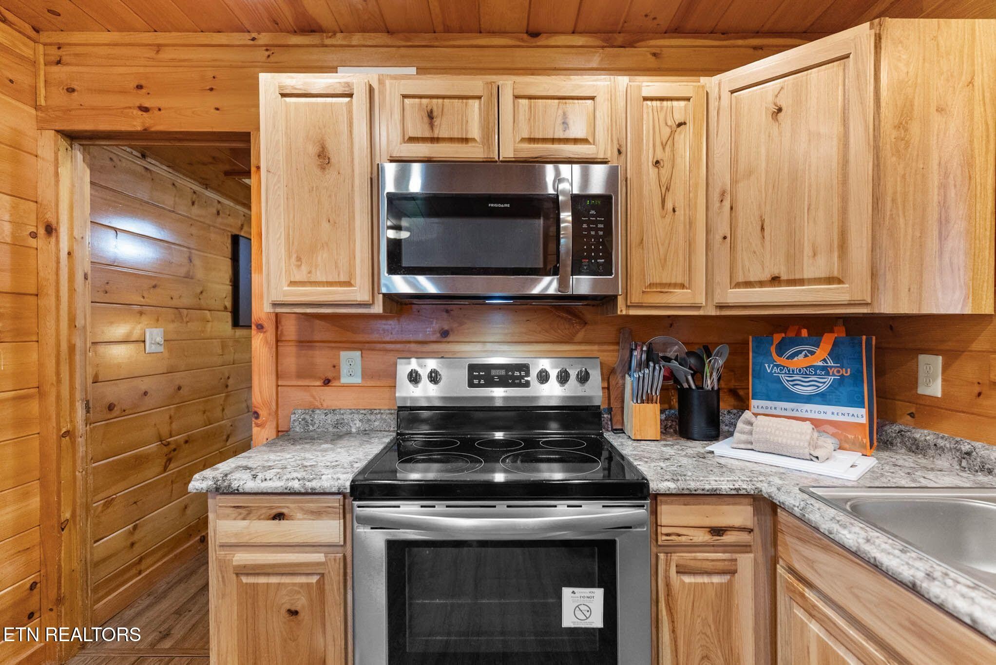 2123 Luzerne Drive Property Photo 13