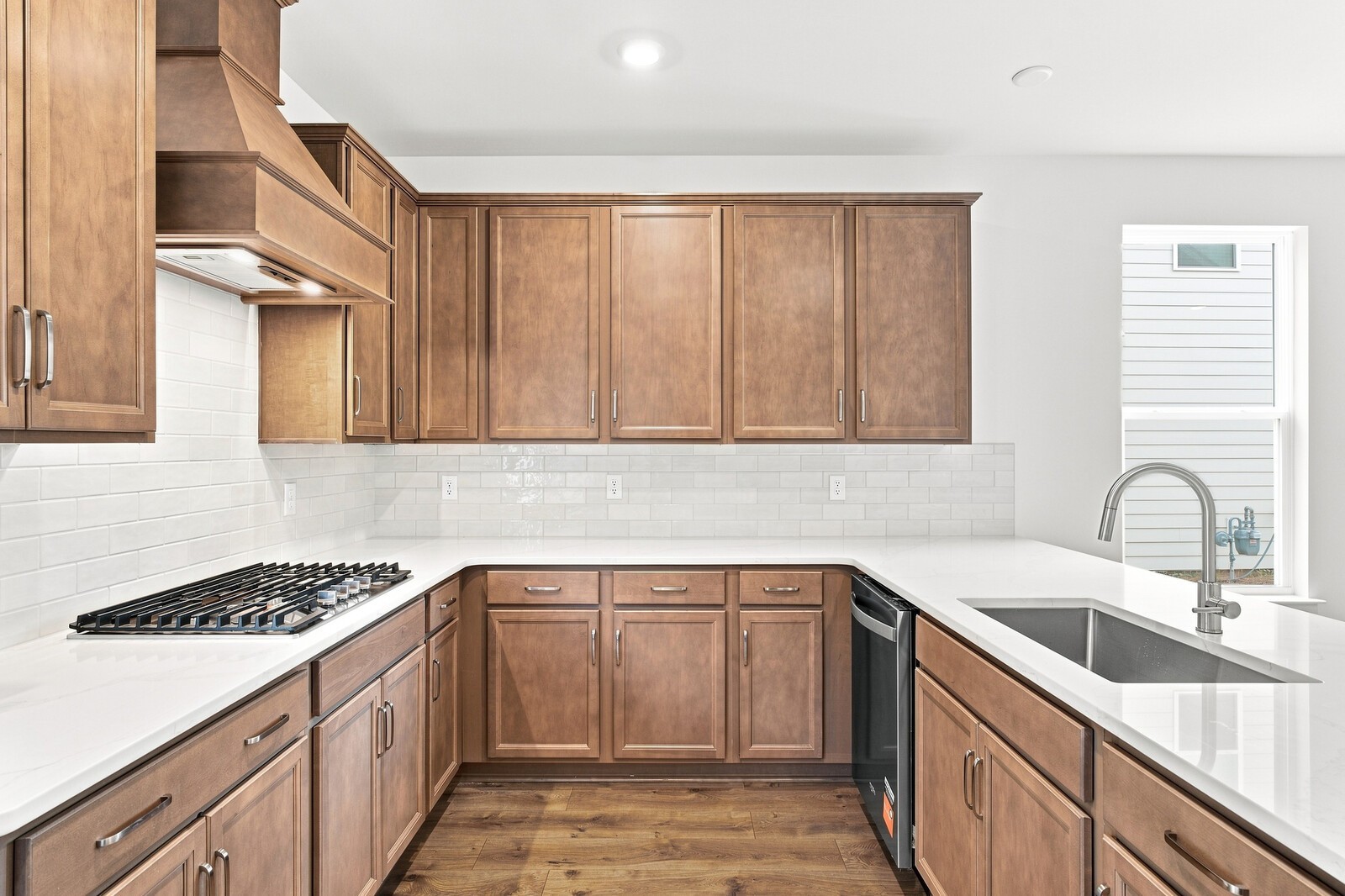 3028 Ledger Road Property Photo 10