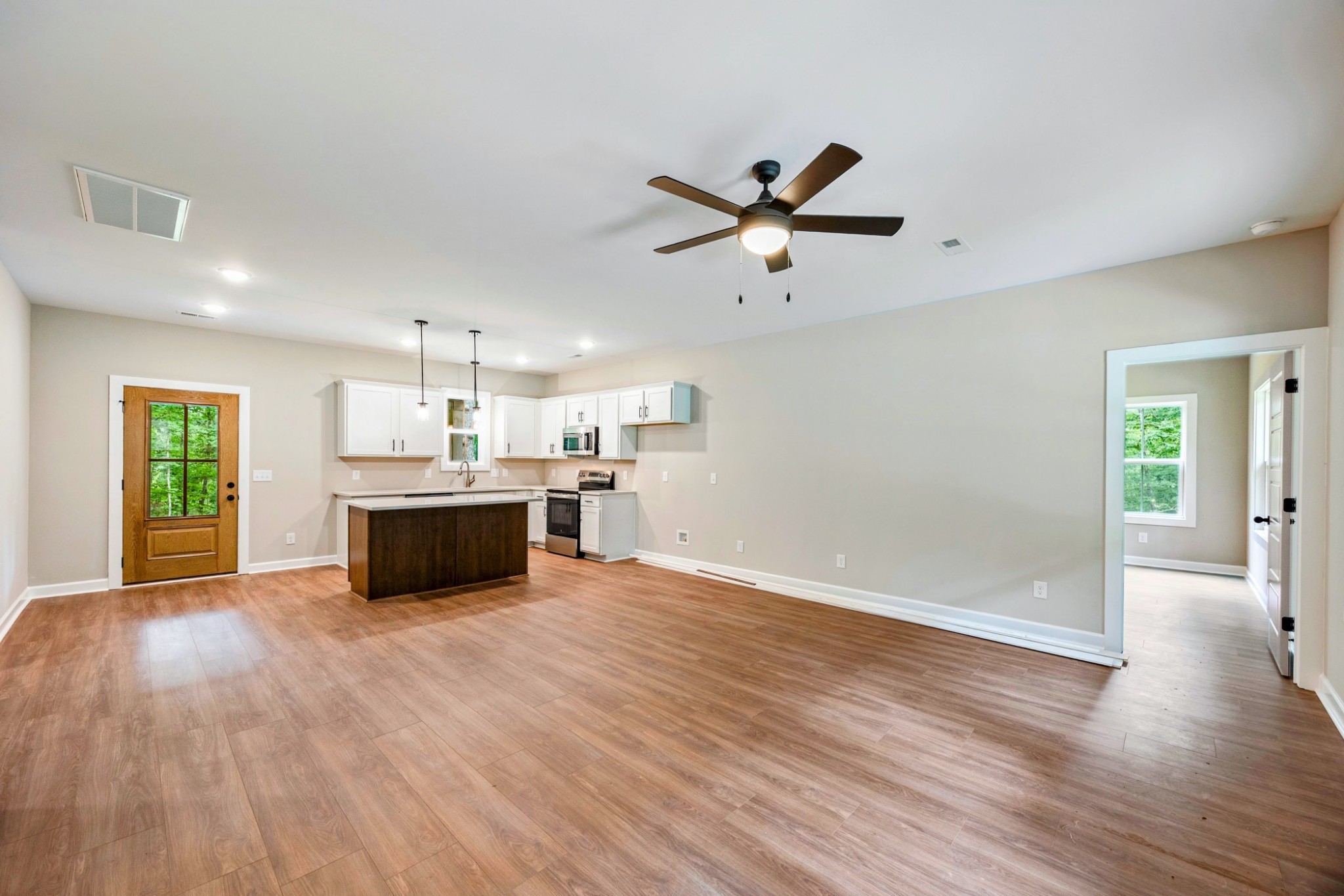 352 Pulley St Property Photo 6