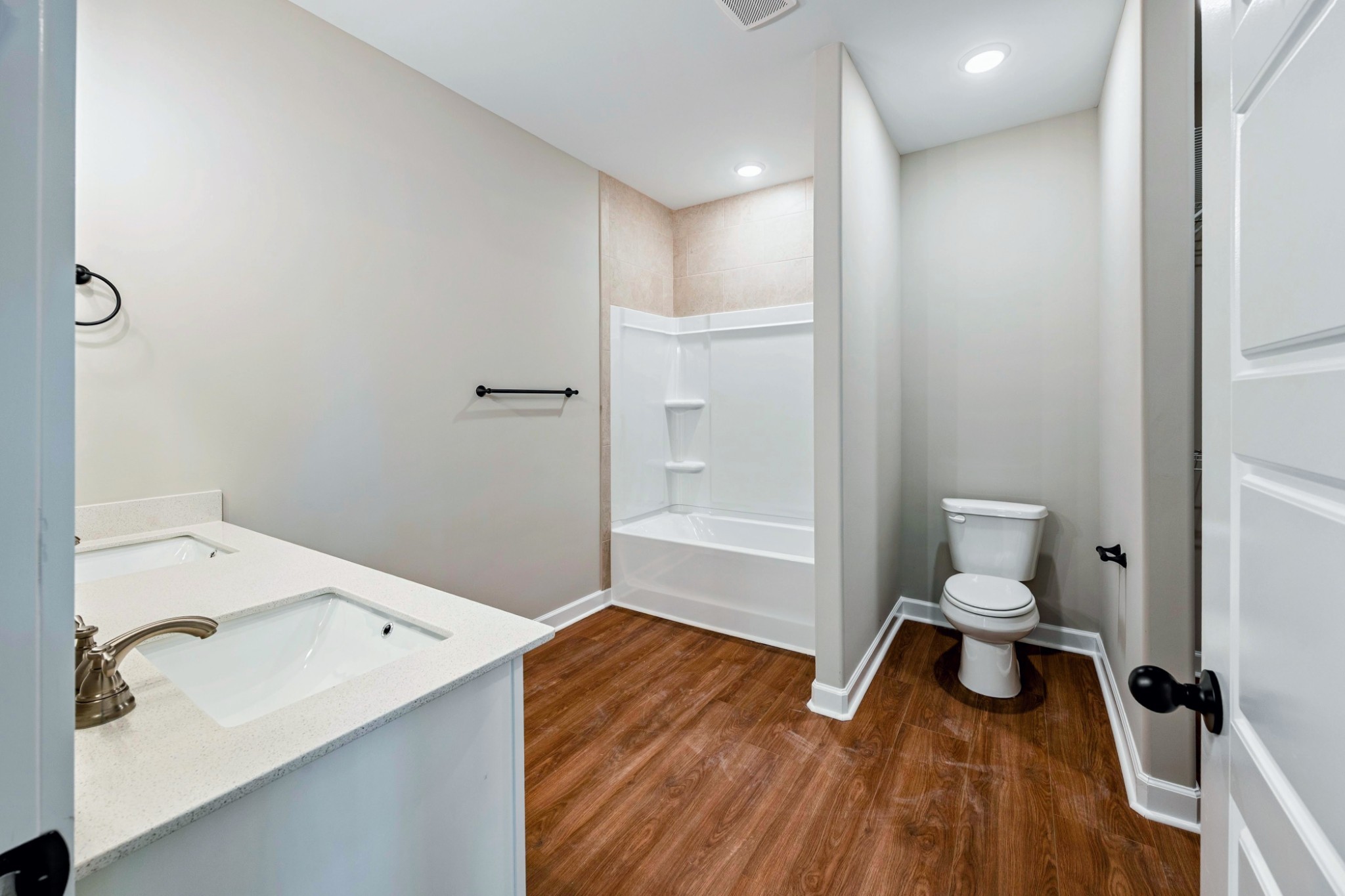 352 Pulley St Property Photo 11