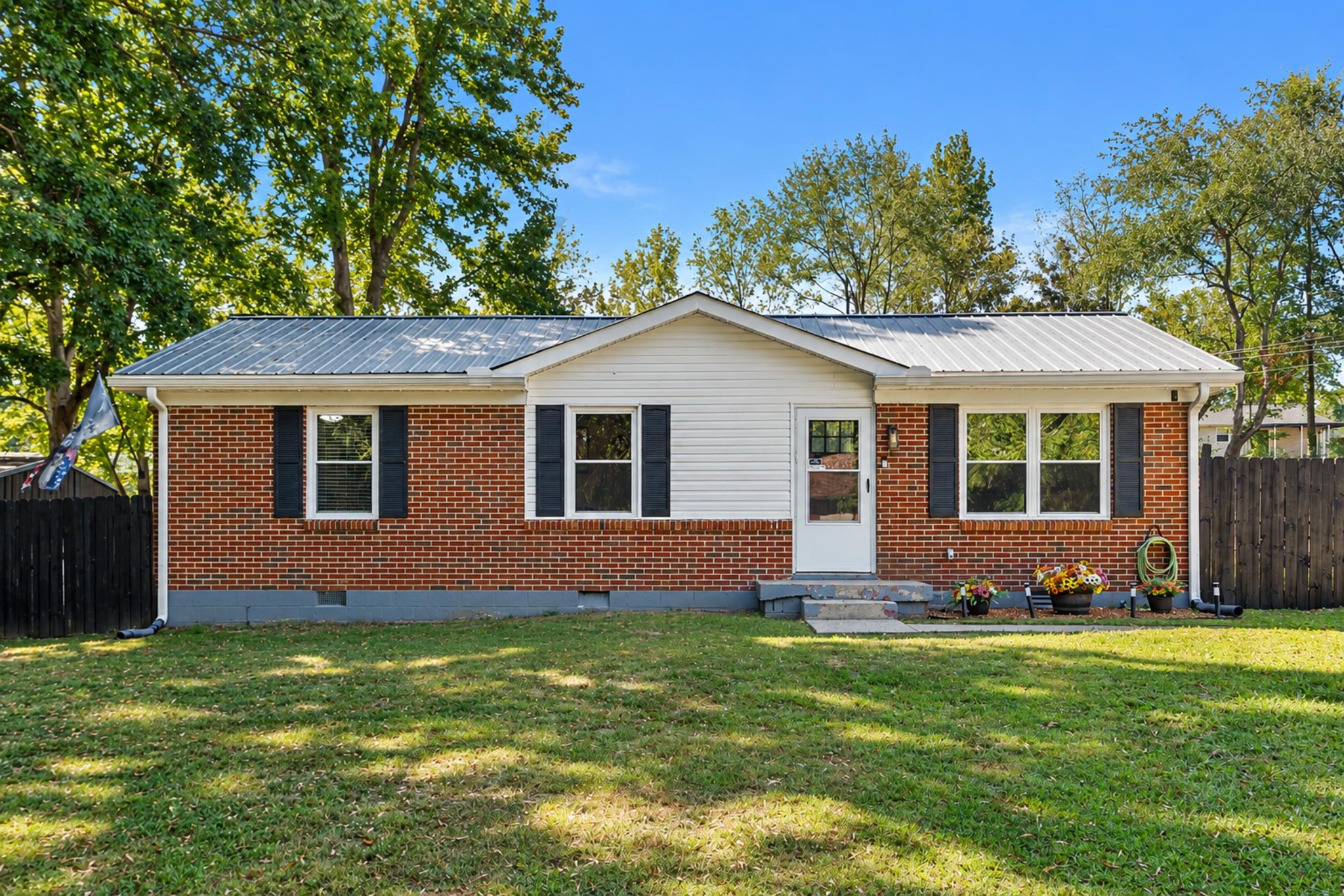 103 Mae Cir Property Photo 1