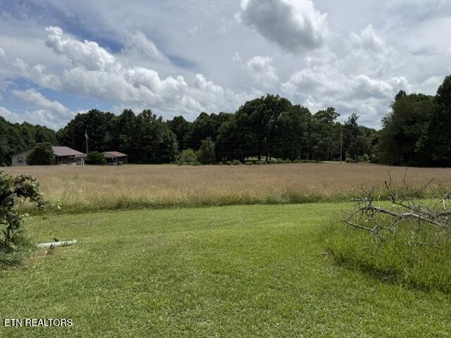 139 S Sycamore Lane Property Photo 6