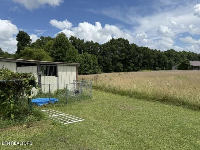 139 S Sycamore Lane Property Photo 7