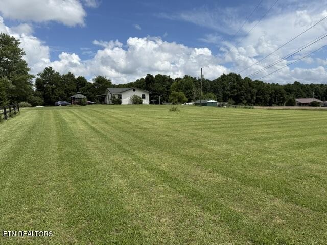 139 S Sycamore Lane Property Photo 9