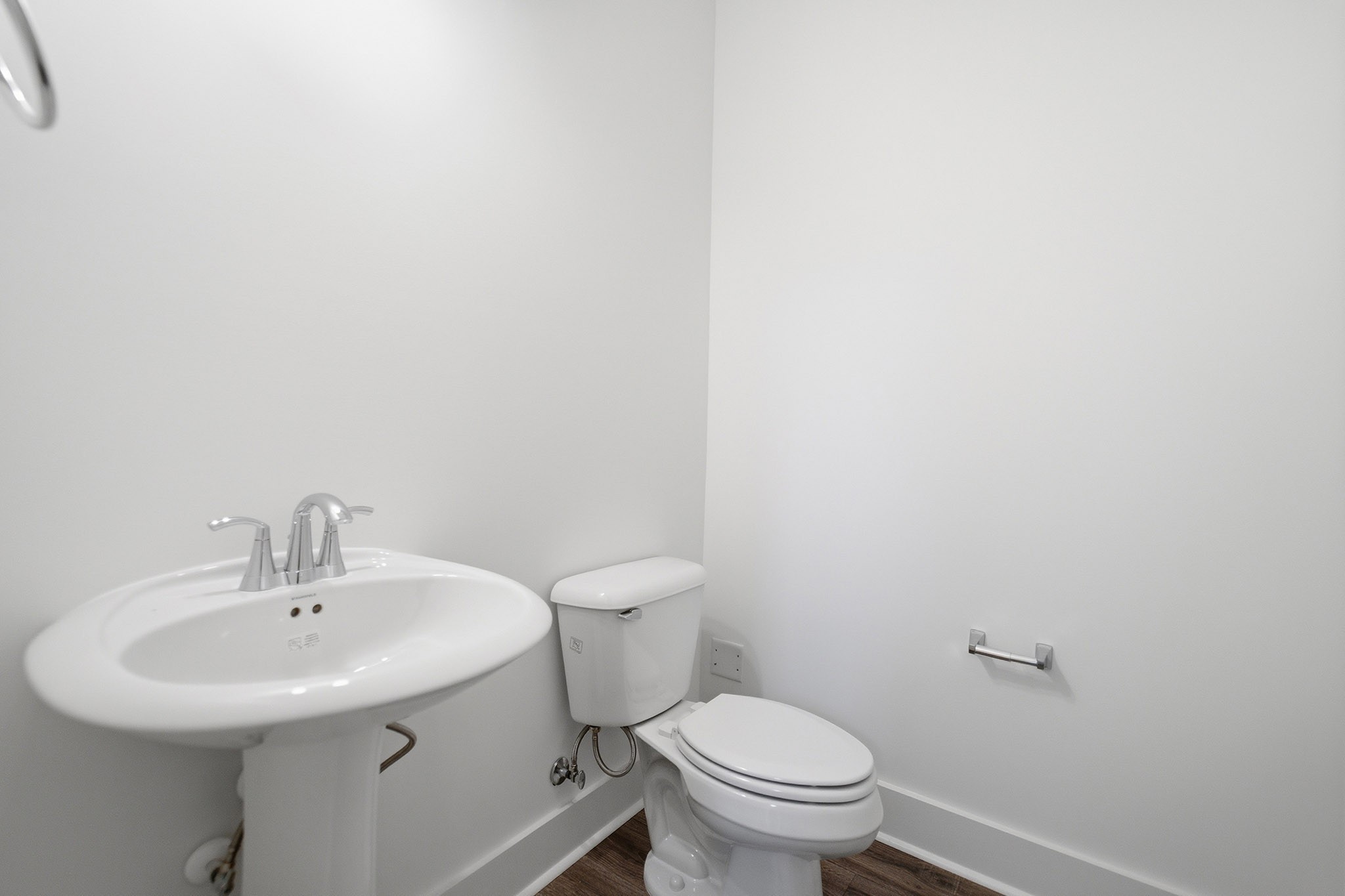 7270 Fairlawn Dr Property Photo 5