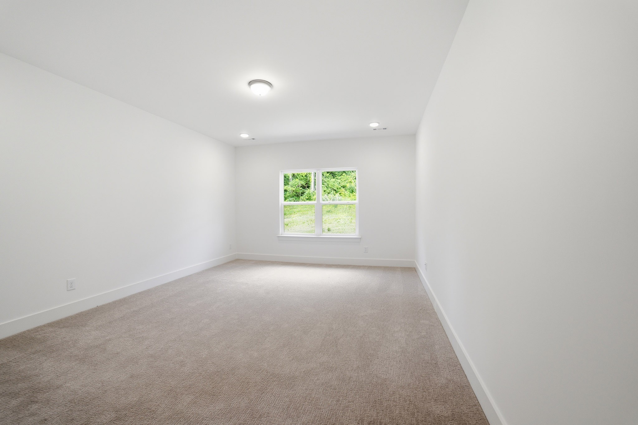 7270 Fairlawn Dr Property Photo 18