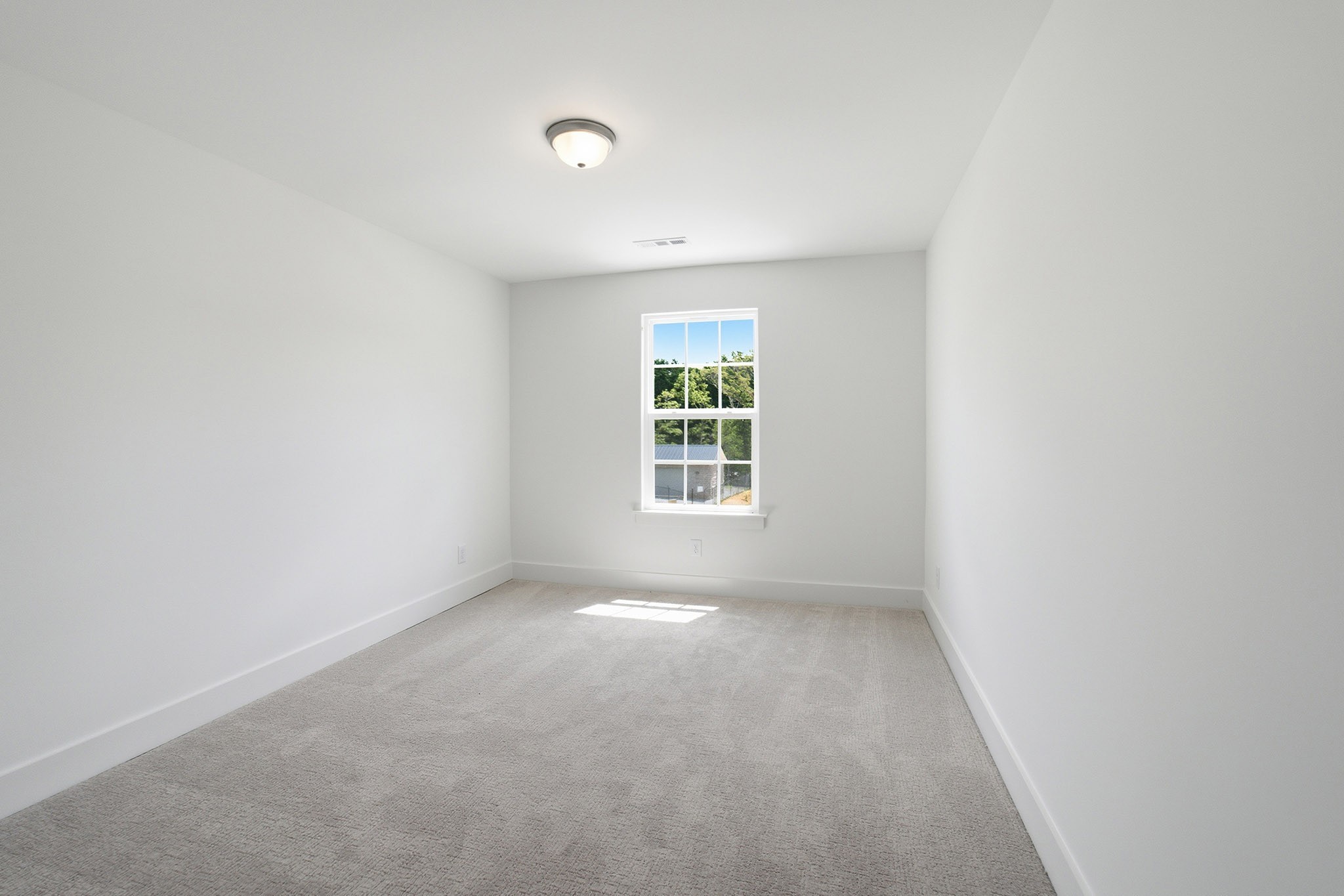 7270 Fairlawn Dr Property Photo 23