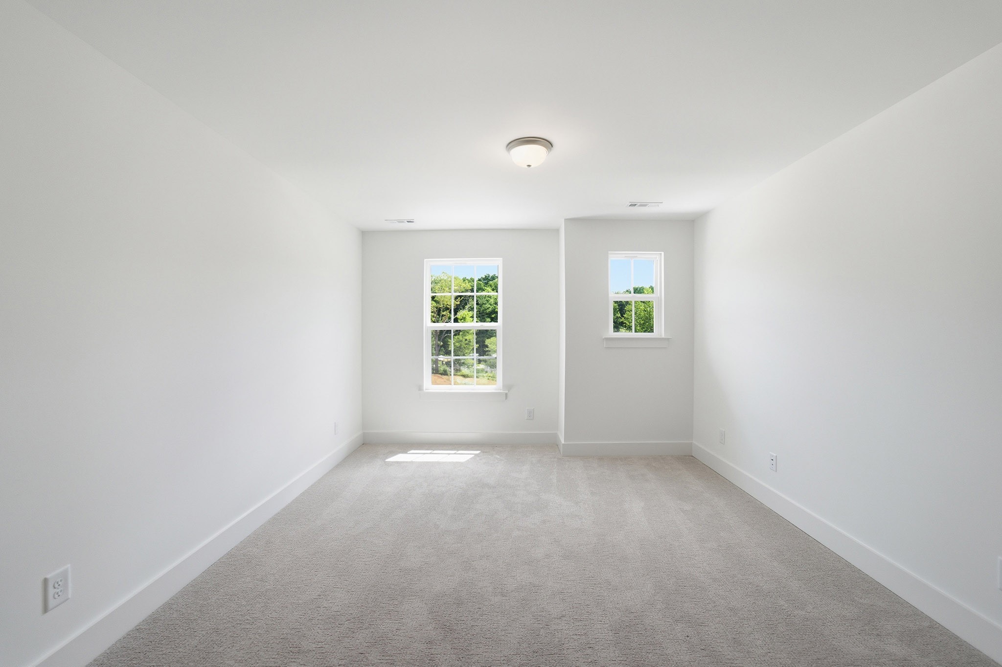 7270 Fairlawn Dr Property Photo 24