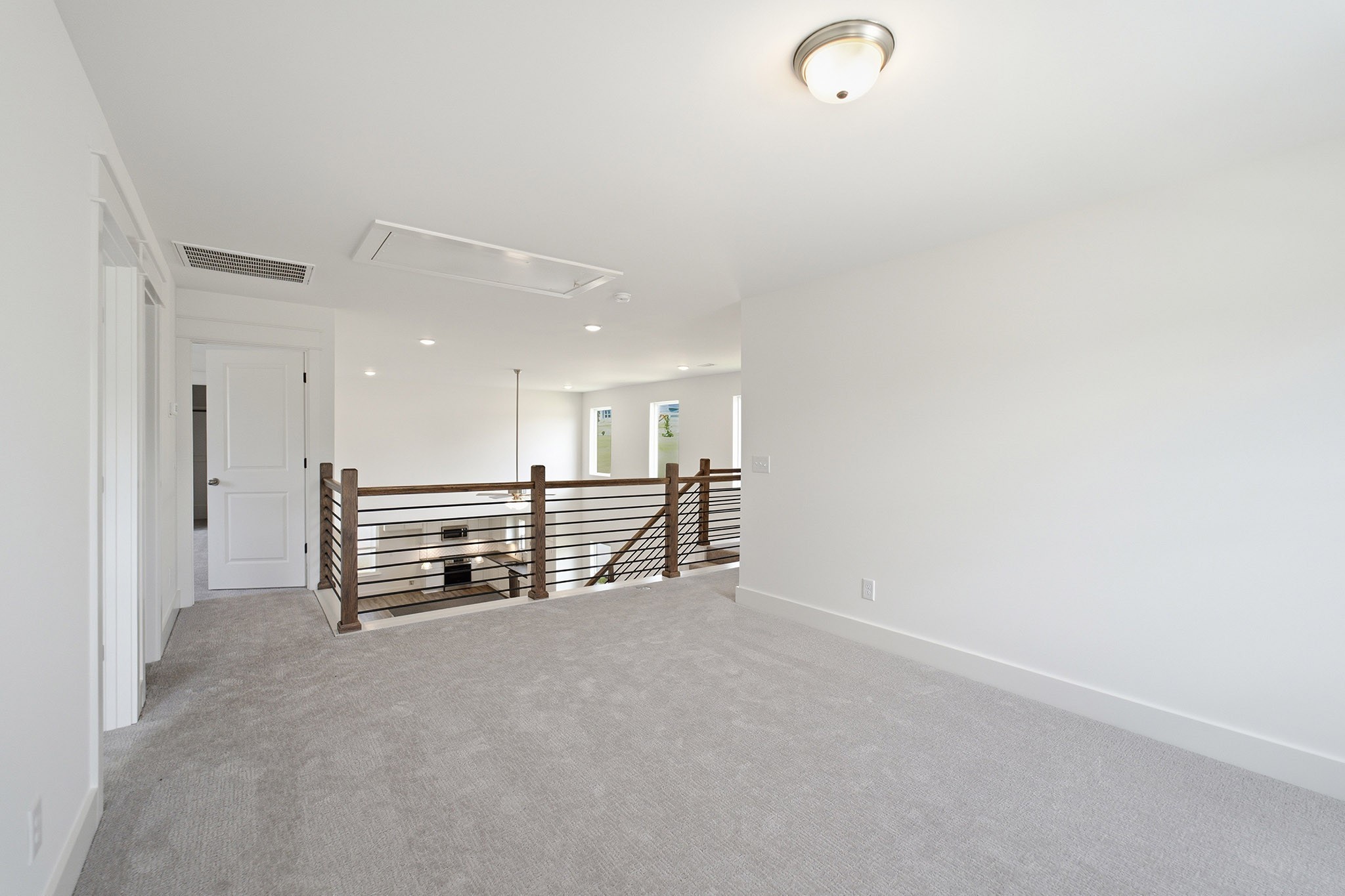 7270 Fairlawn Dr Property Photo 25