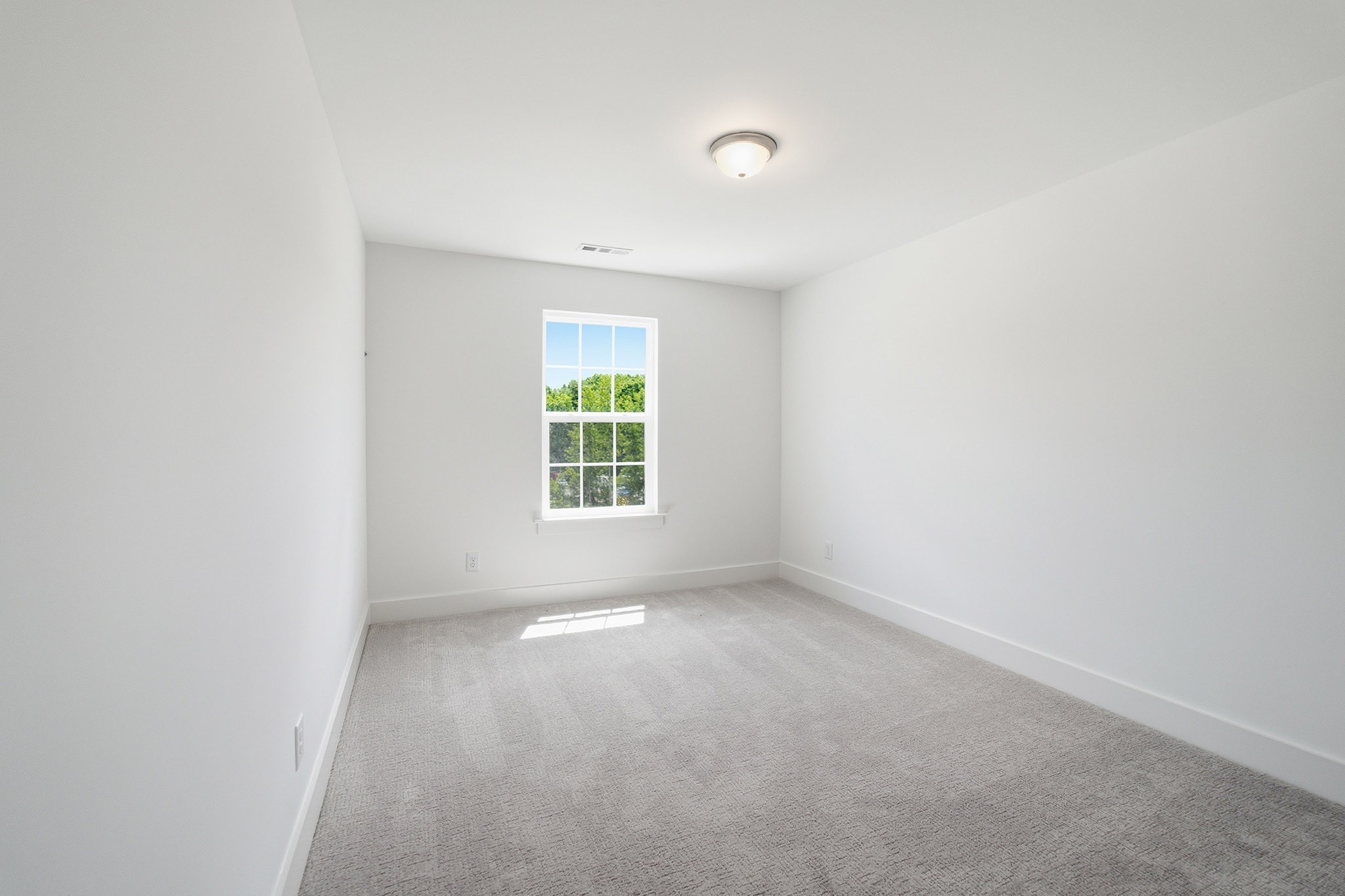 7270 Fairlawn Dr Property Photo 26