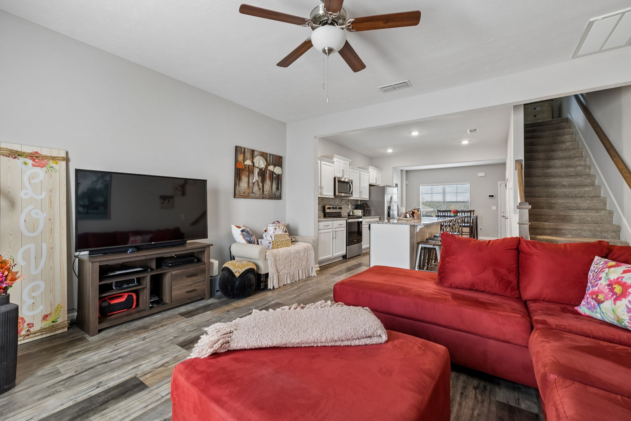 811 Bradburn Village Way Property Photo 8