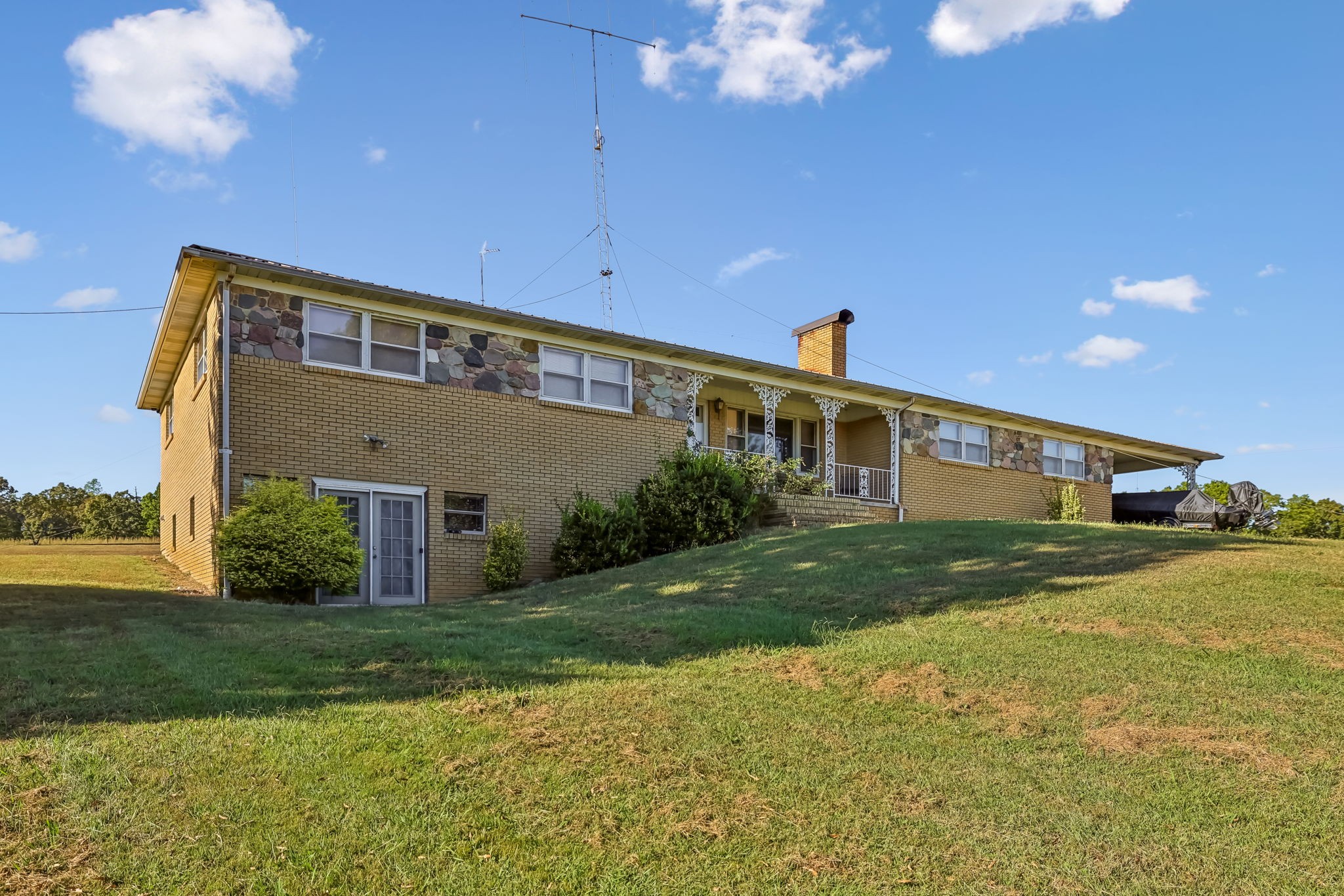 1116 Piney Rd Property Photo 1