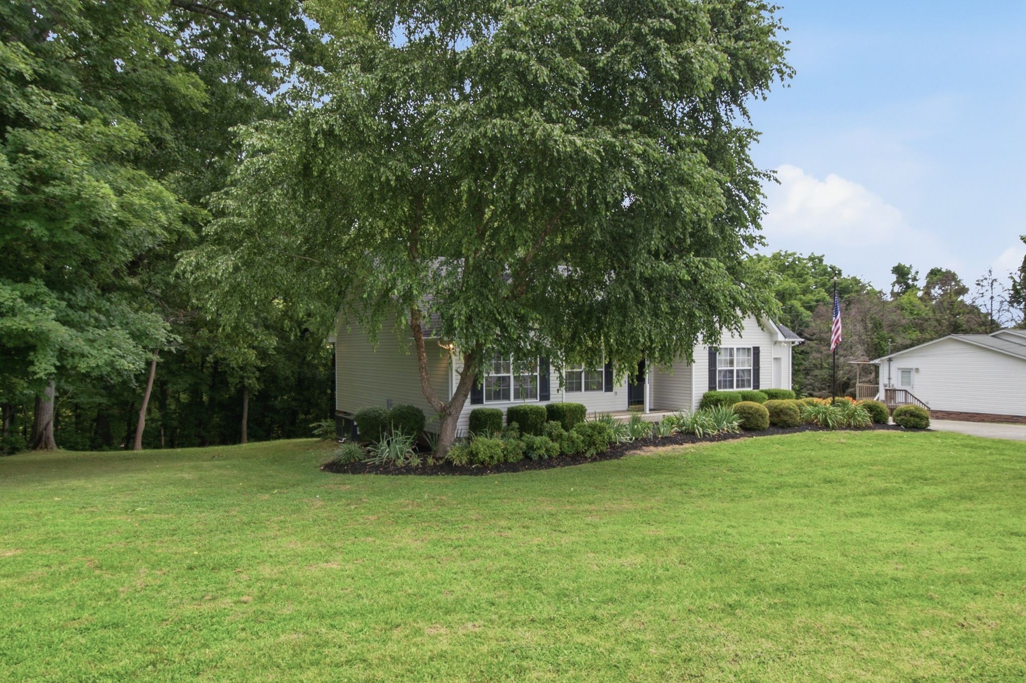 536 Lenape Path Property Photo 6