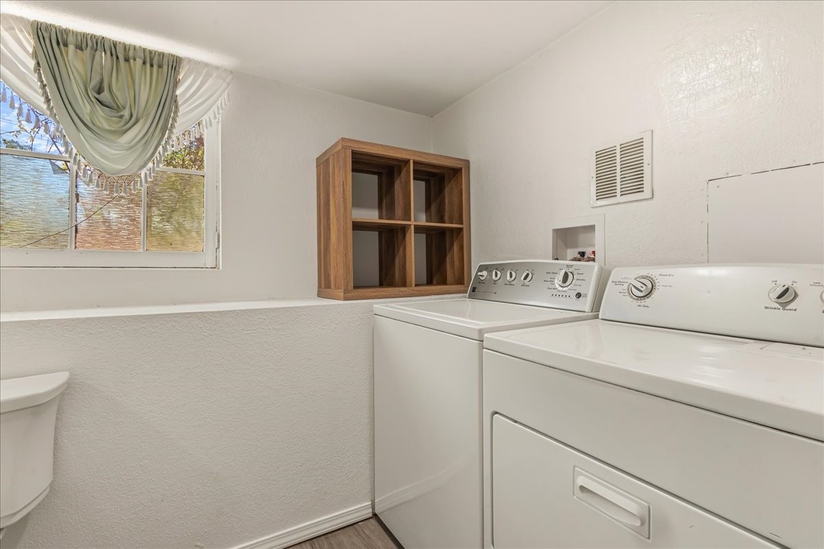 719 College St, N Property Photo 50