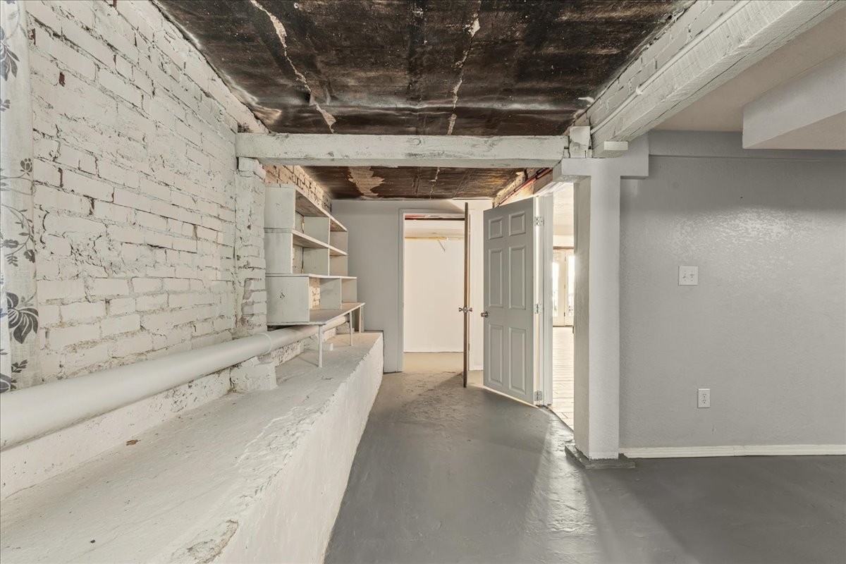 719 College St, N Property Photo 56