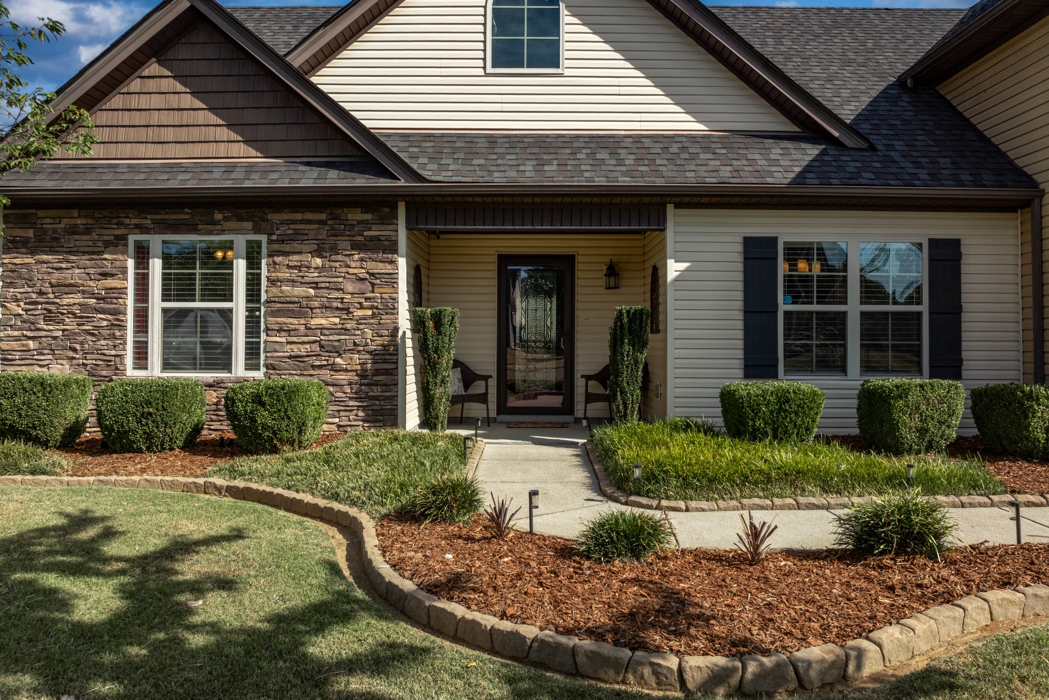 1018 Watergate Drive Property Photo 3