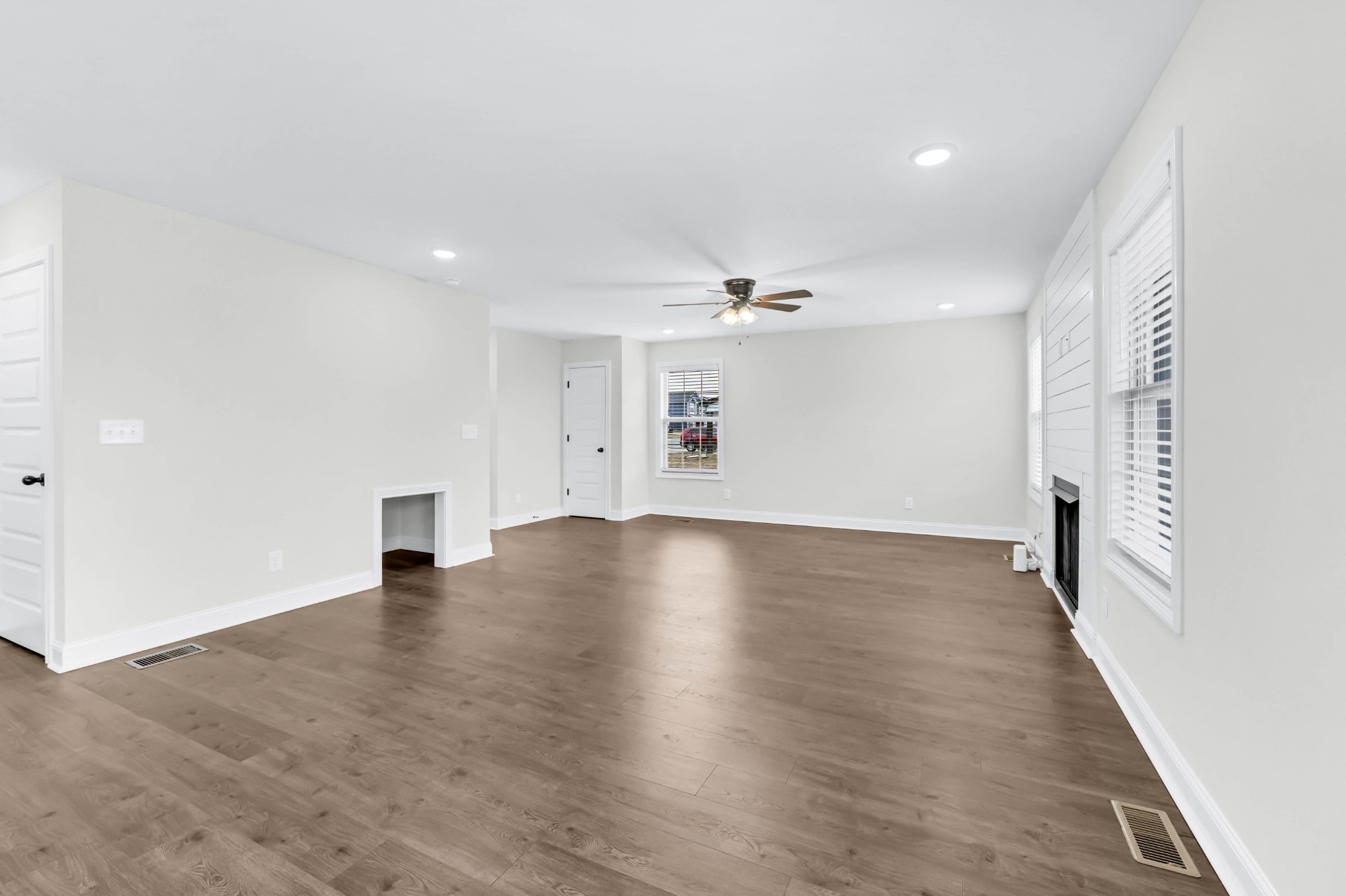 213 Wexford Way Property Photo 5