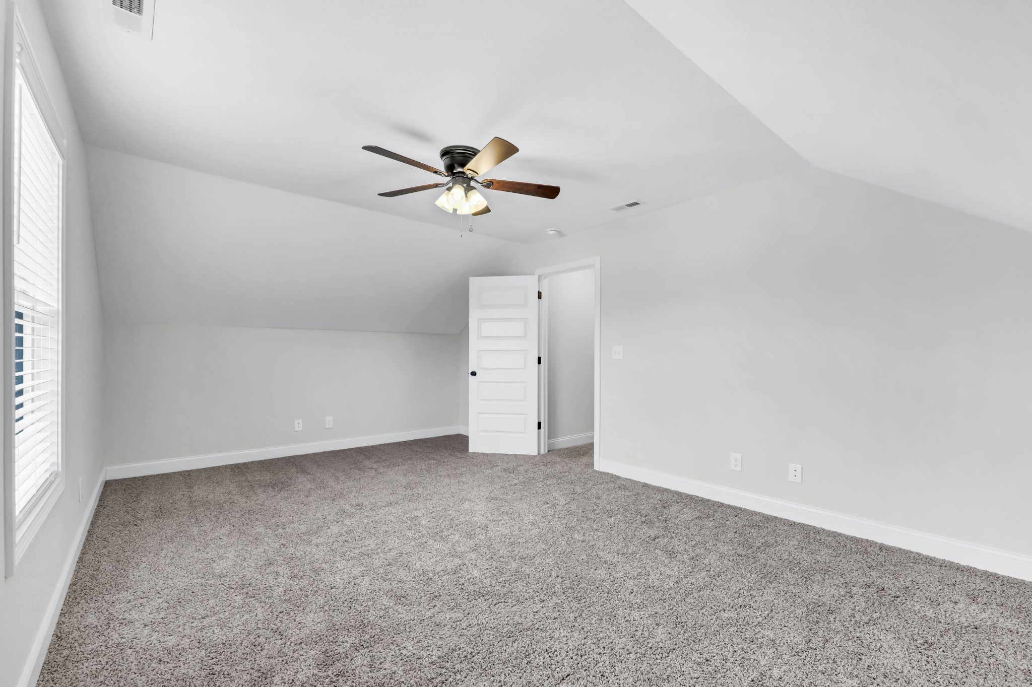 213 Wexford Way Property Photo 28