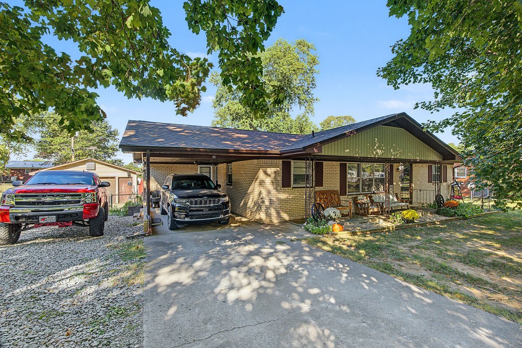 65 Glendale Dr Property Photo 1