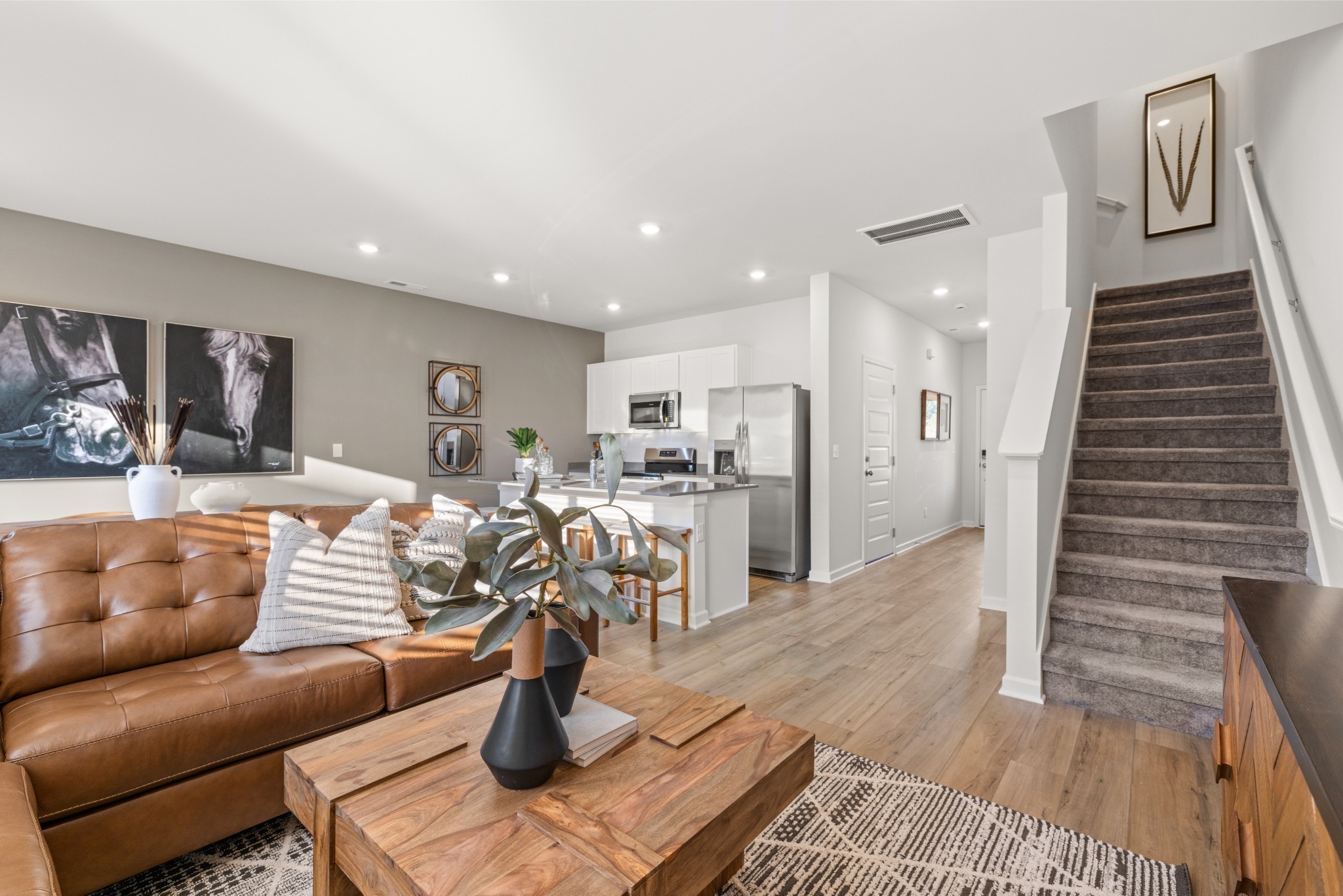 1015 Biscayne St Property Photo 3