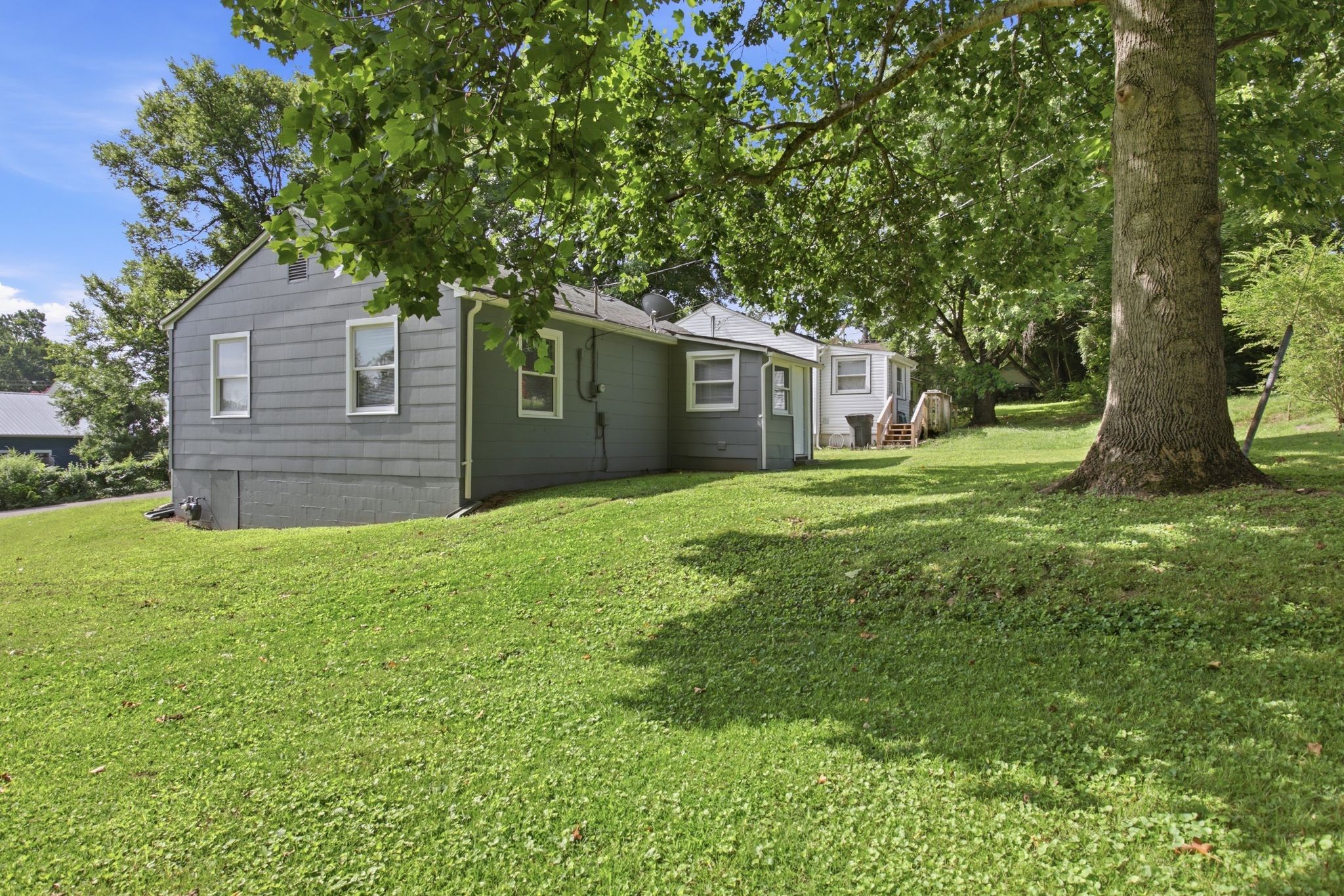 1604 S High St Property Photo 5