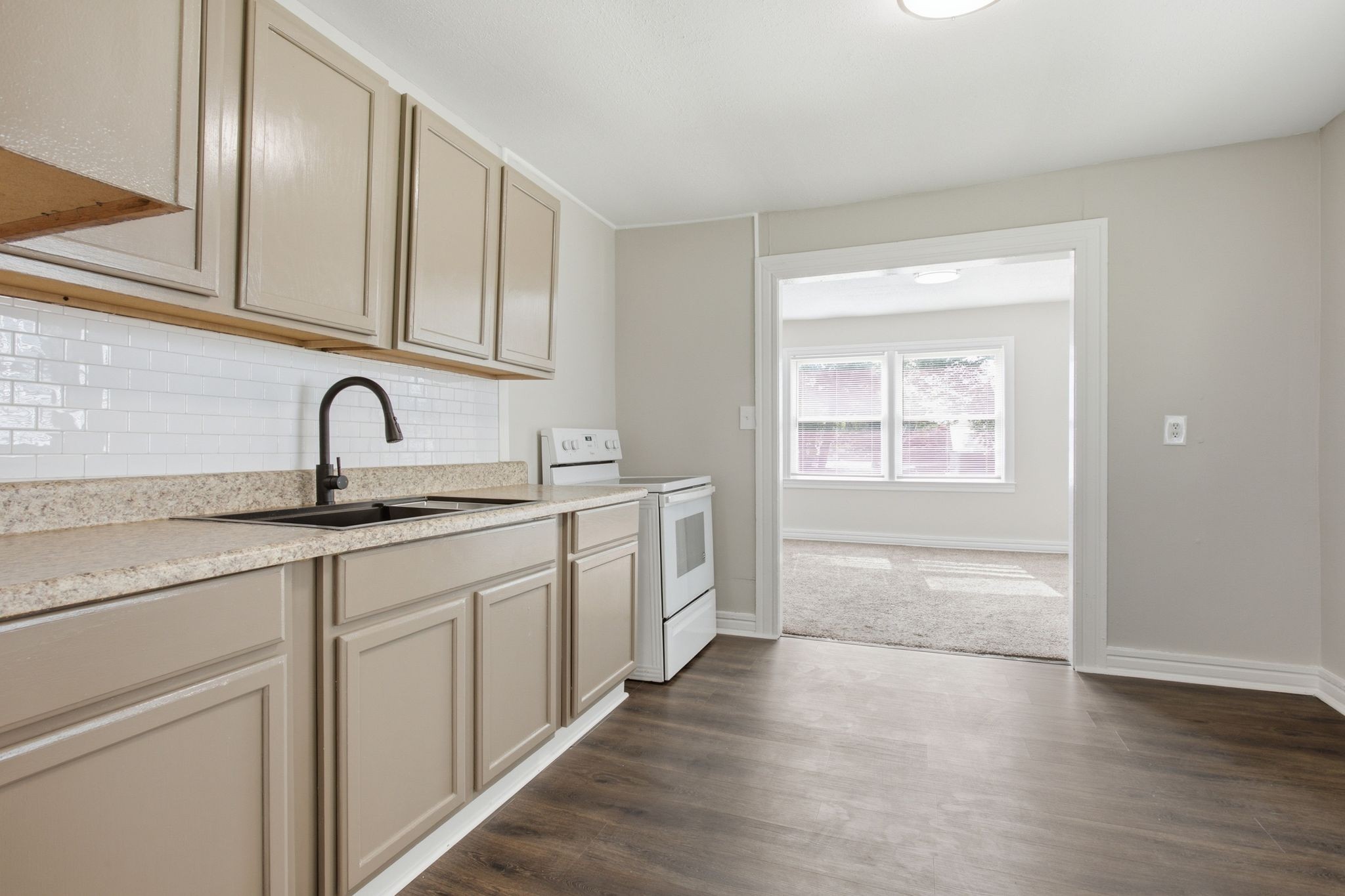 1604 S High St Property Photo 13