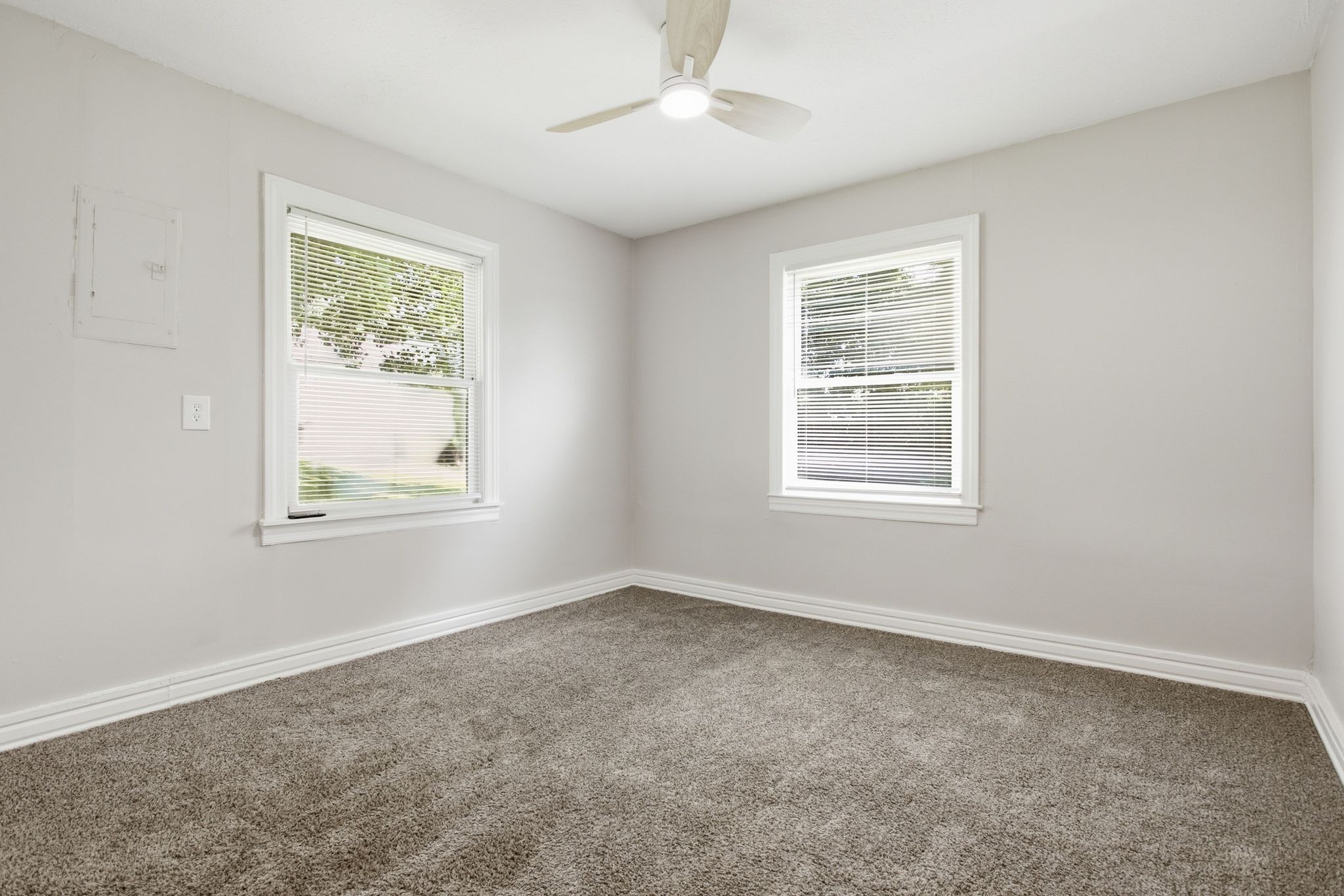 1604 S High St Property Photo 22